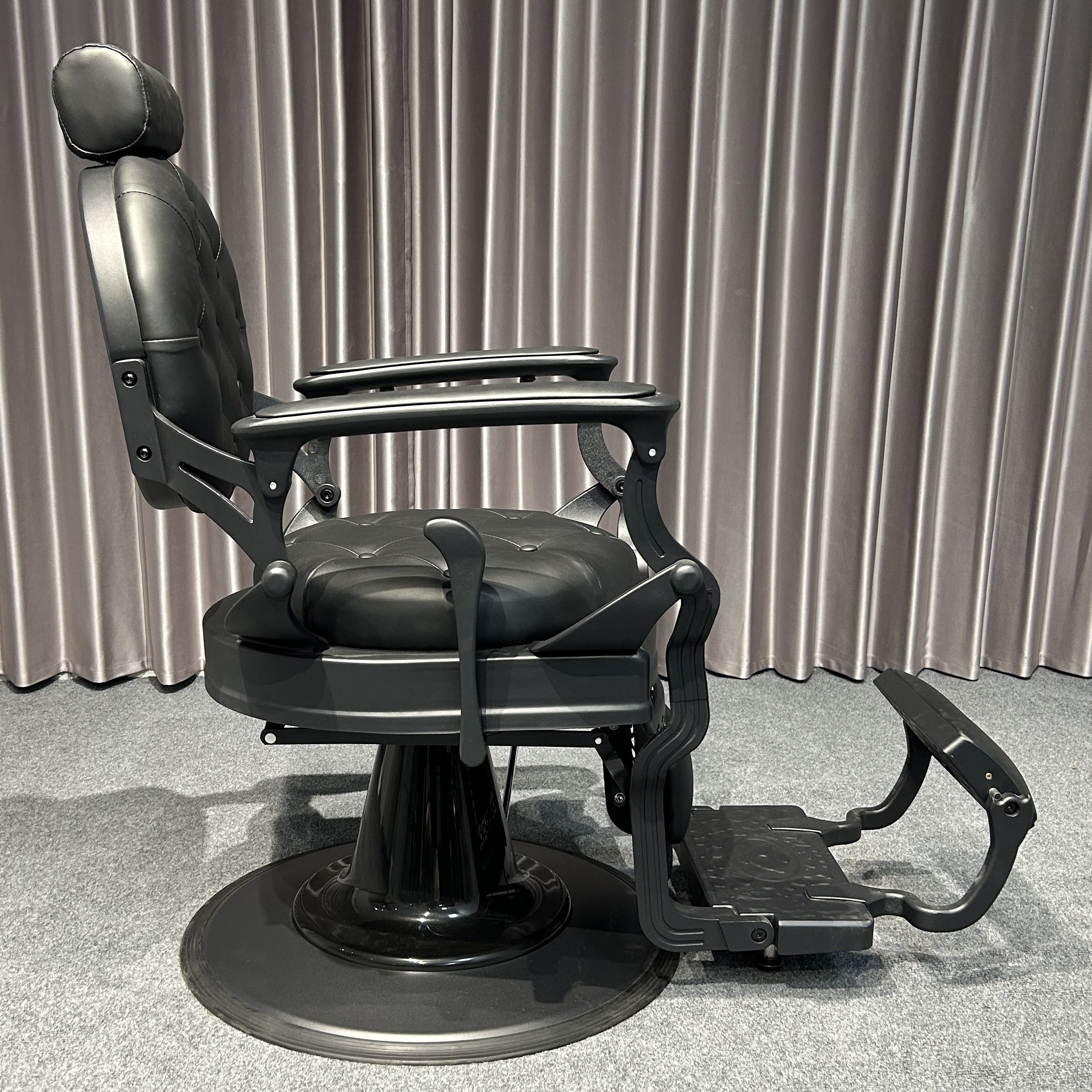 Professional Vintage Metal Hair Chair for Men Istanbul Vintage Barber Chair with Leather Finish for Beauty Salons Barbershops