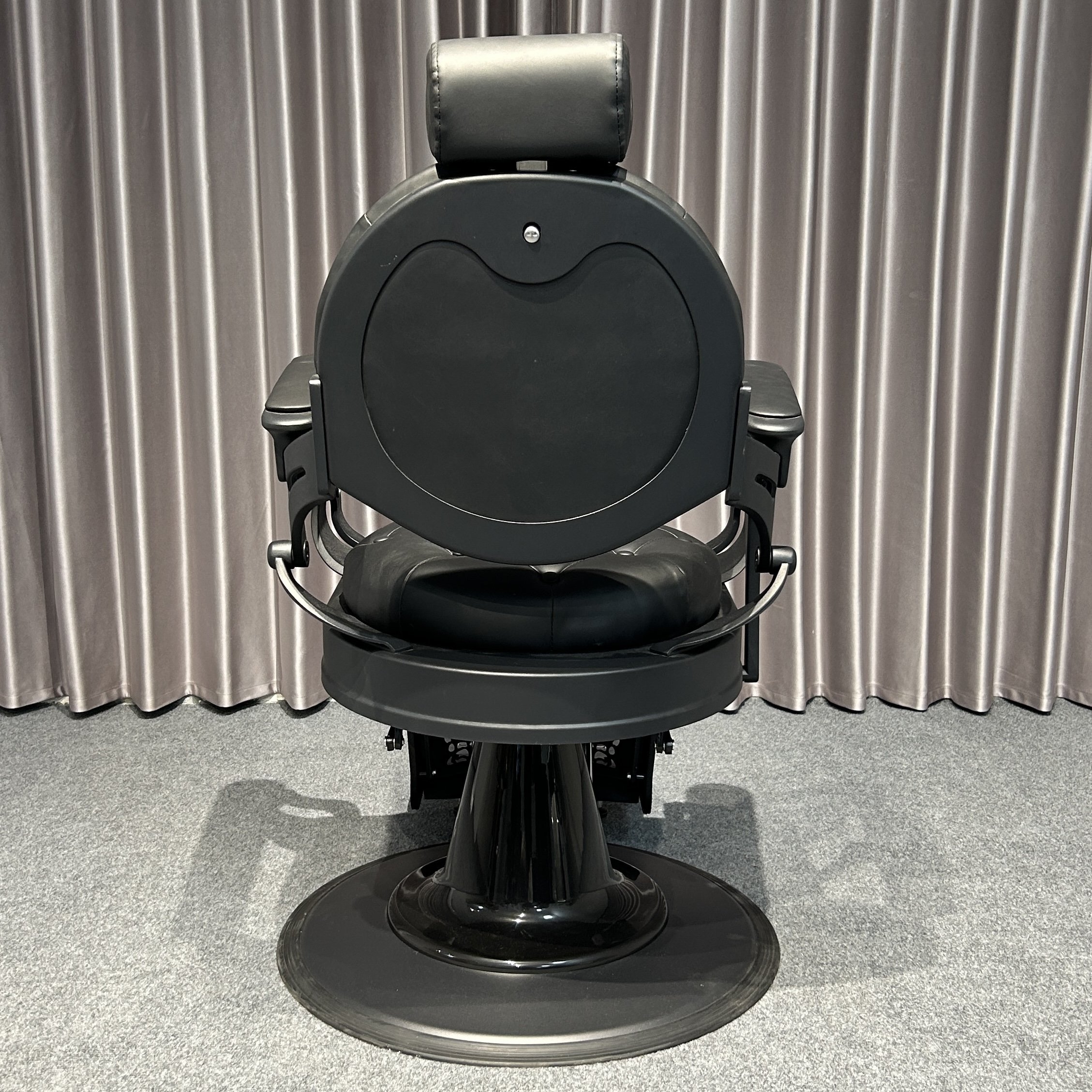 Professional Vintage Metal Hair Chair for Men Istanbul Vintage Barber Chair with Leather Finish for Beauty Salons Barbershops