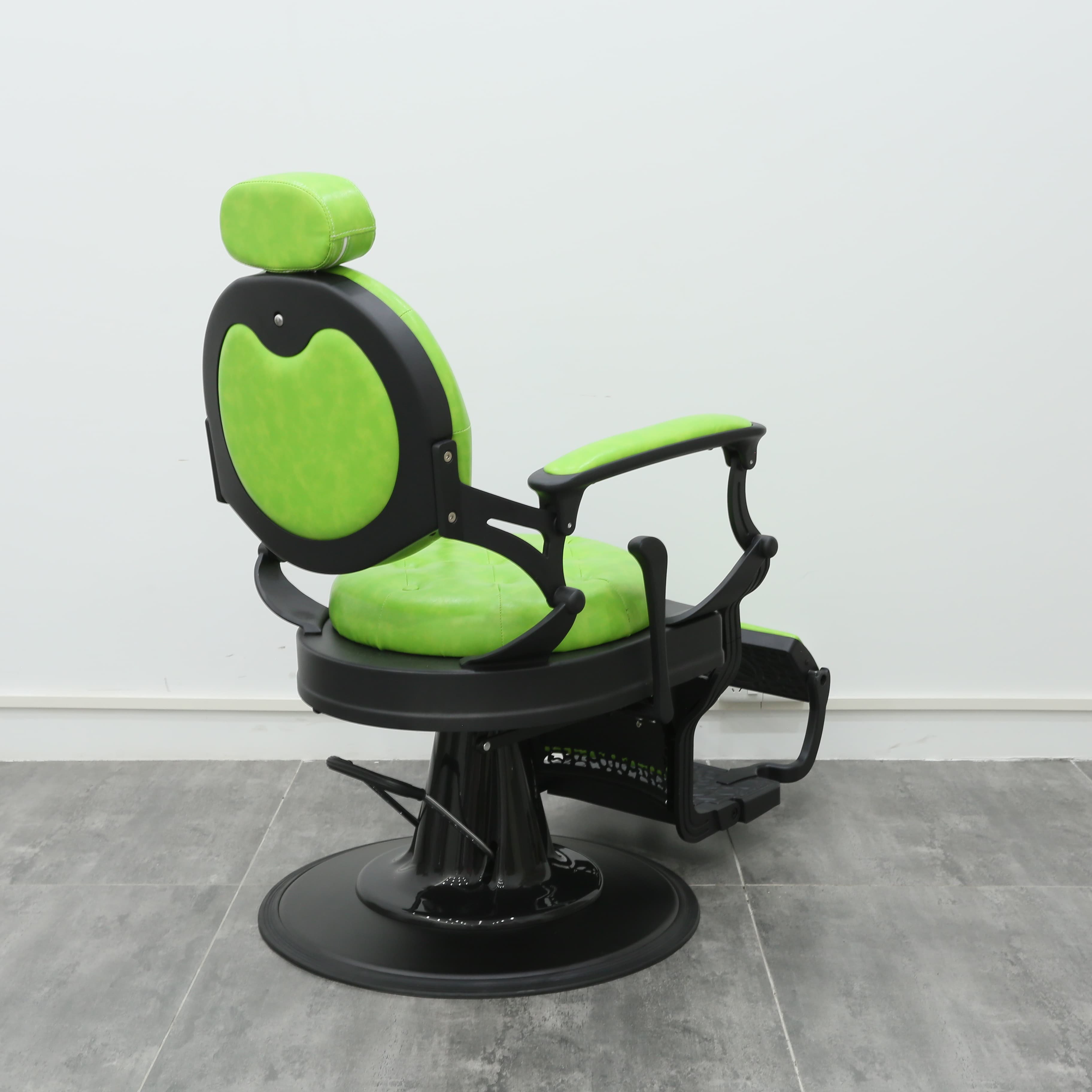 Barber Supplies Barbershop Salon Styling Chair Gold Metal Green Salon Chair Furniture Hydraulic Reclining Hairdressing Chair