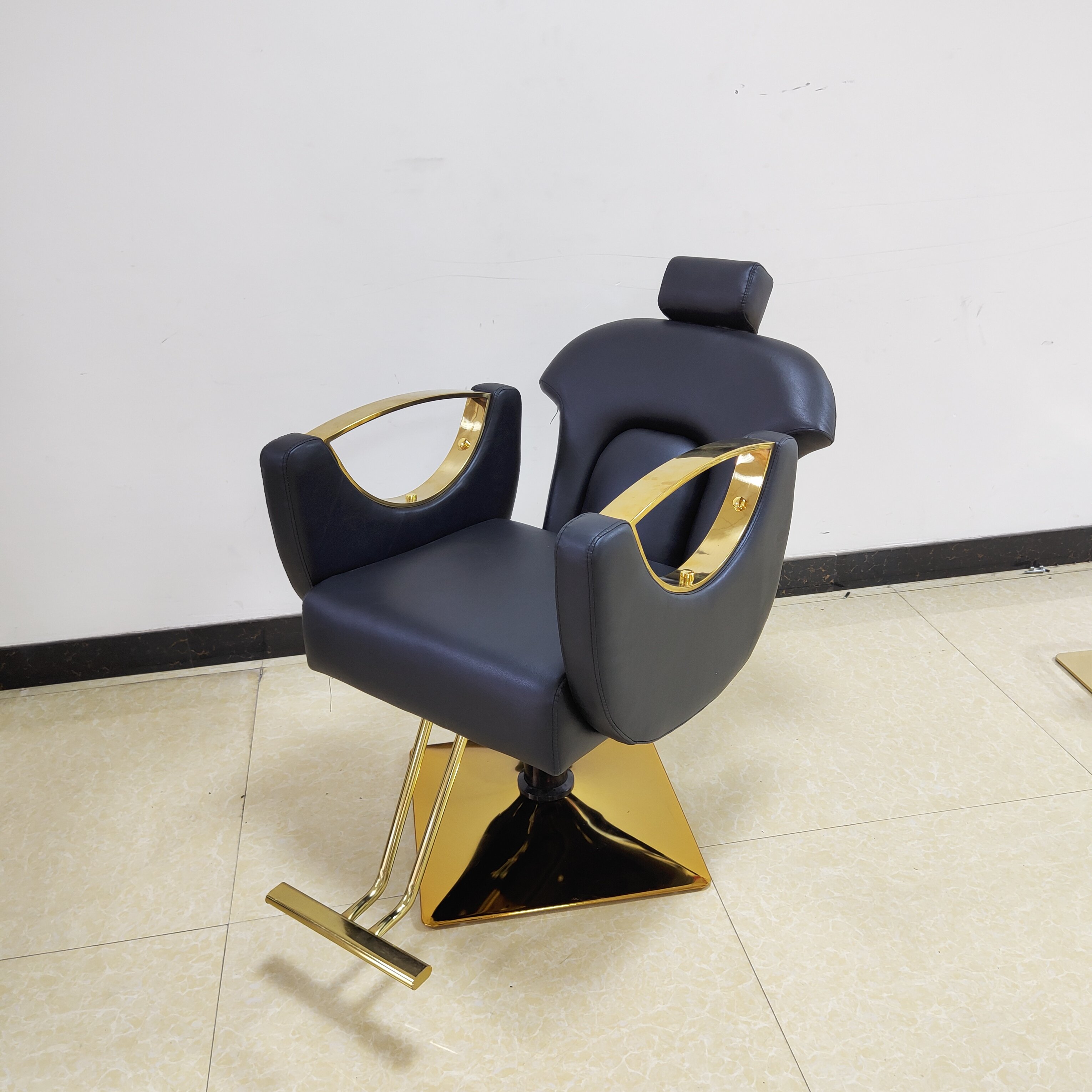 Factory Price Vintage Olive Green And Beauty Parlor Barber Chair