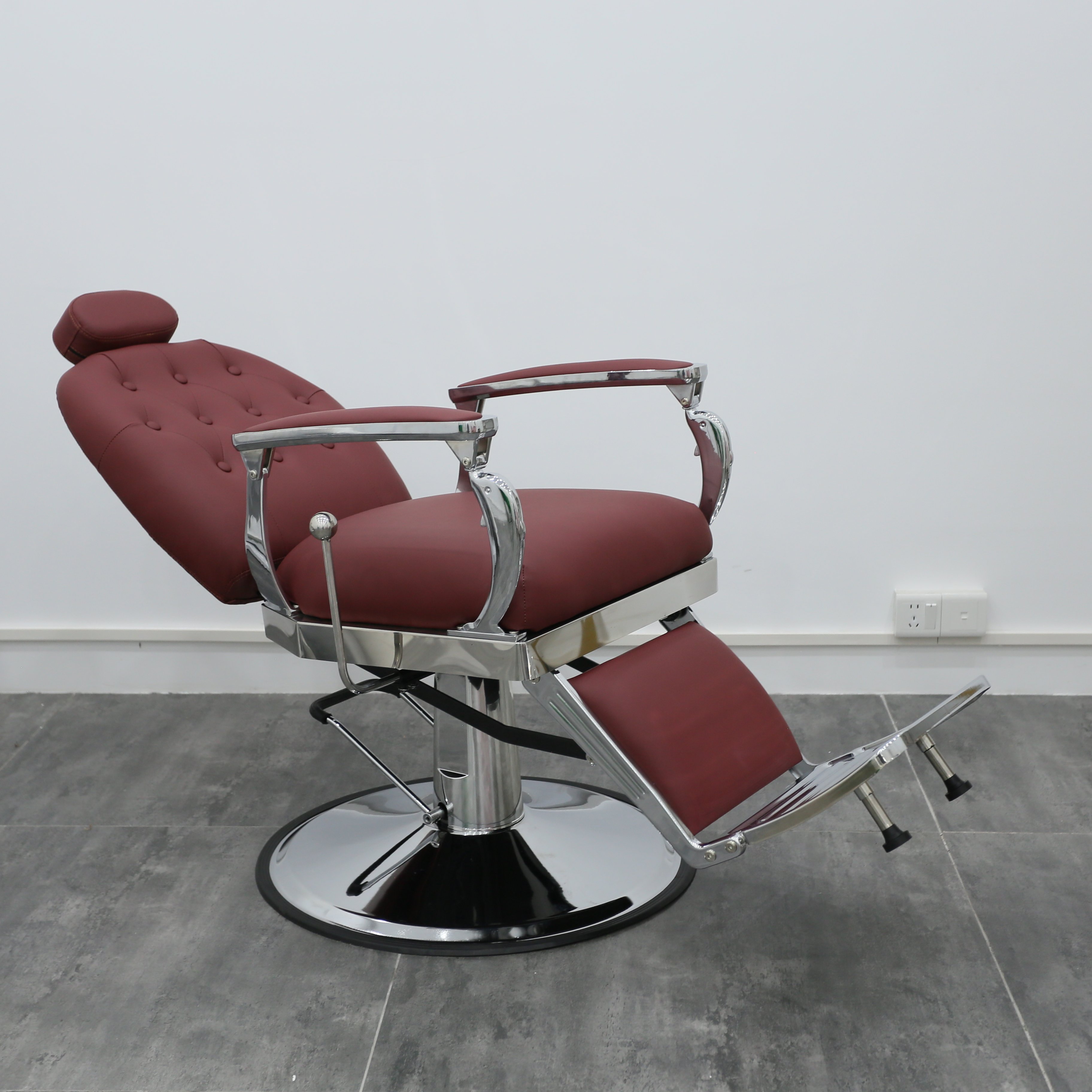 High Quality Beauty Salon Heavy Duty Black Hydraulic Barber Chair