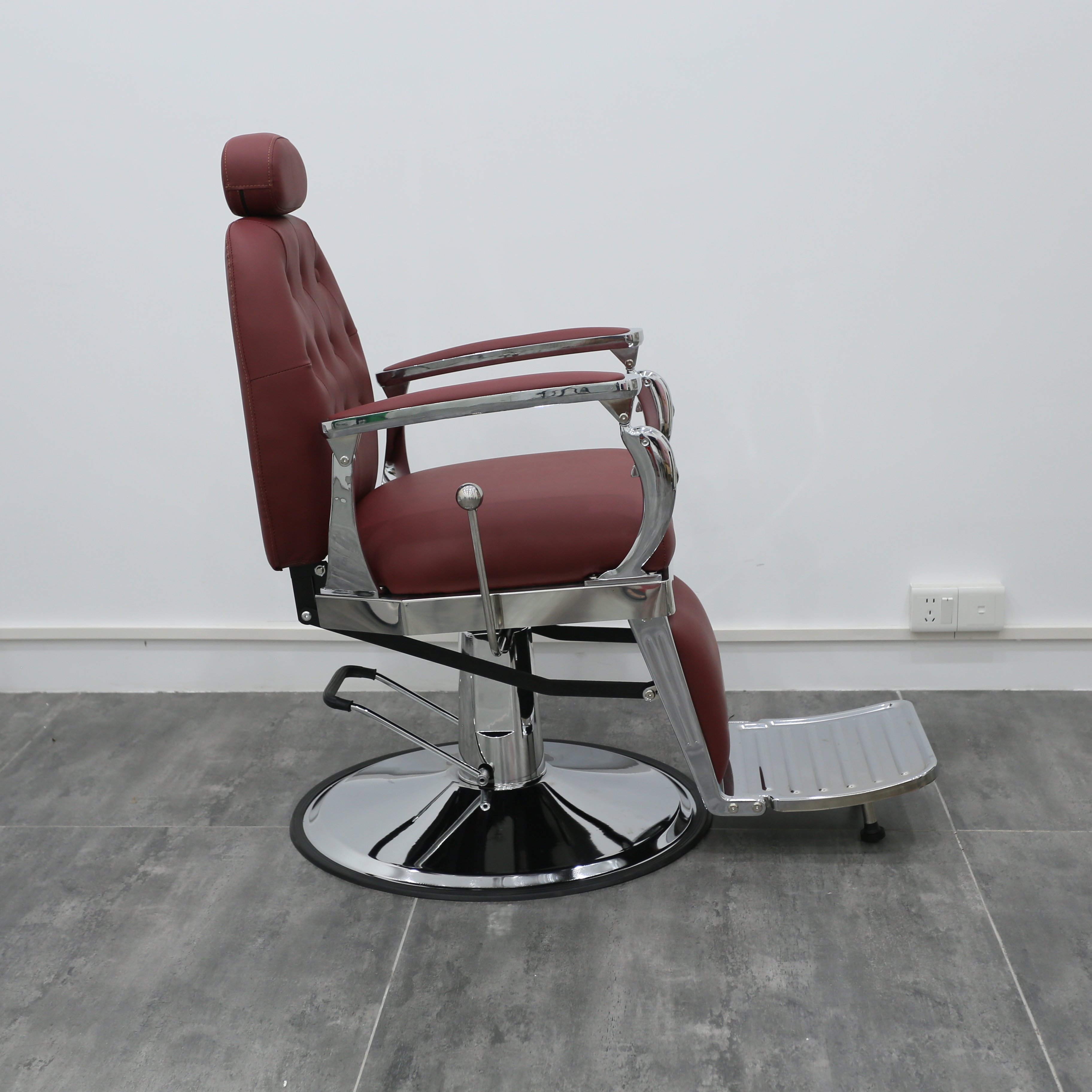 High Quality Beauty Salon Heavy Duty Black Hydraulic Barber Chair