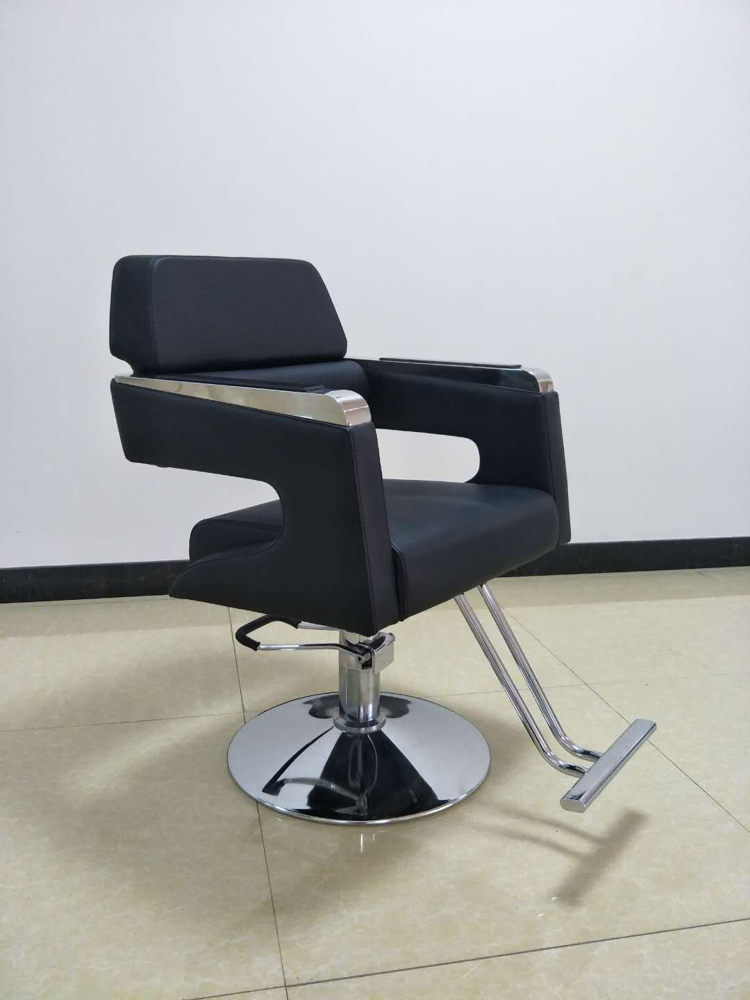 2024Latest Hot Sales Luxury High Quality Hair Salon Haircut Chair For Beauty Salon Adjustable High Seat Barber Chair Salon
