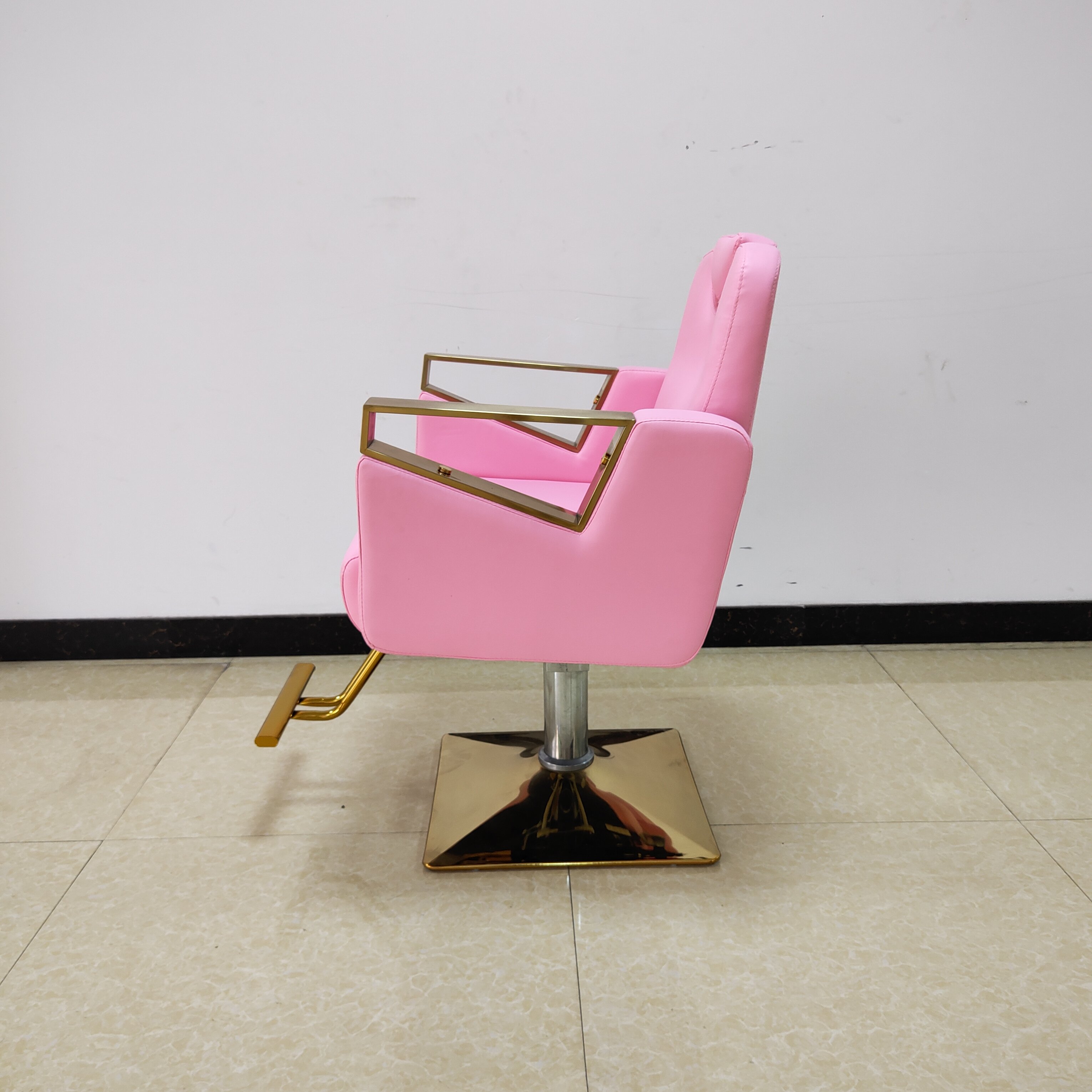 Wholesale Salon Furniture Barber Shop Hairdressing Barber Chairs High Quality Pink Makeup Styling Chair