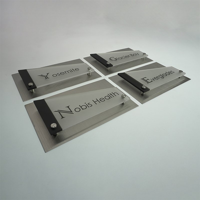 Acrylic Custom Size Billboard Outdoor And Indoor Logo Display Stand Acrylic Billboard Signs