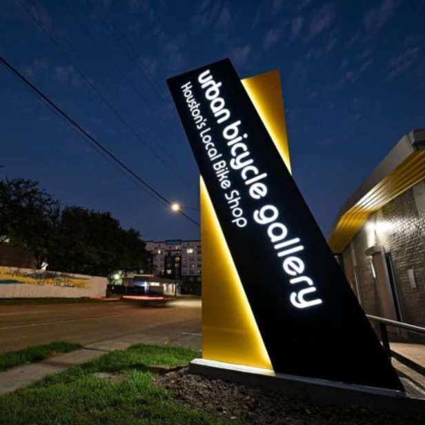 pylon sign board led directional for hospital sign commercial pylon signs