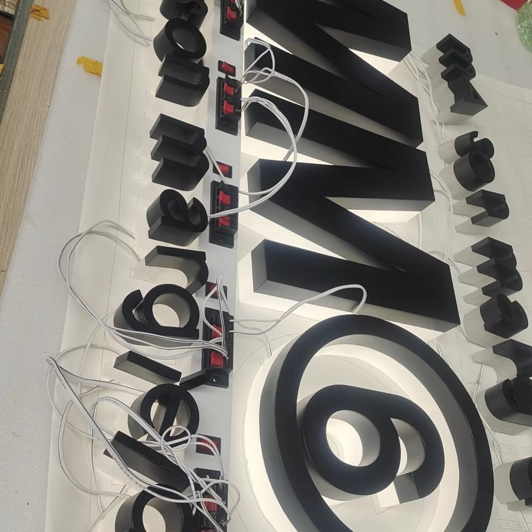 Custom Outdoor Advertising Equipment Acrylic LED Sign for Storefront Metal Storefront SignNeon light/Led Letter