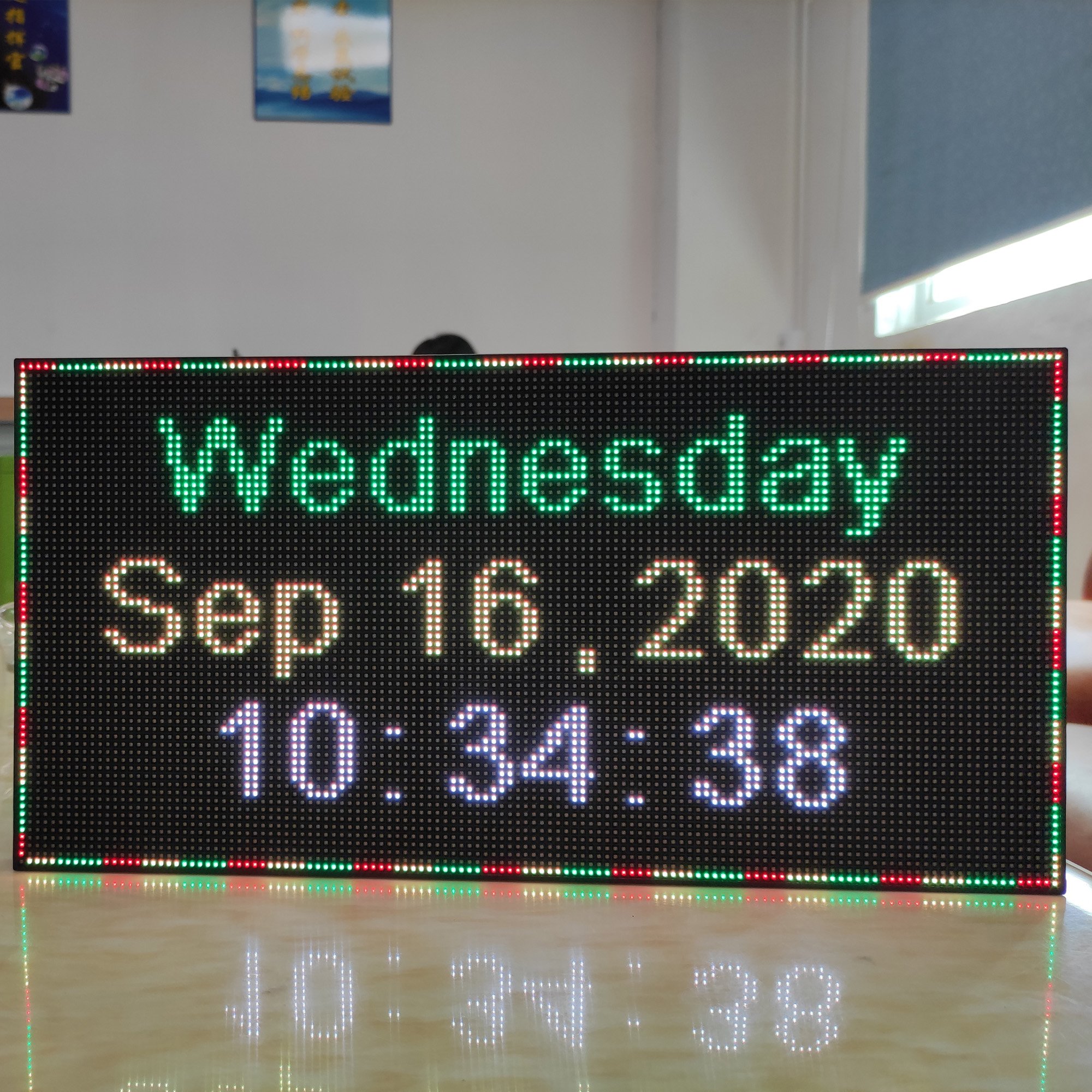 Small LED Sign Indoor Full-Color Programmable LED Screen RGB LED Billboard Advertising Board Scrolling Message Display
