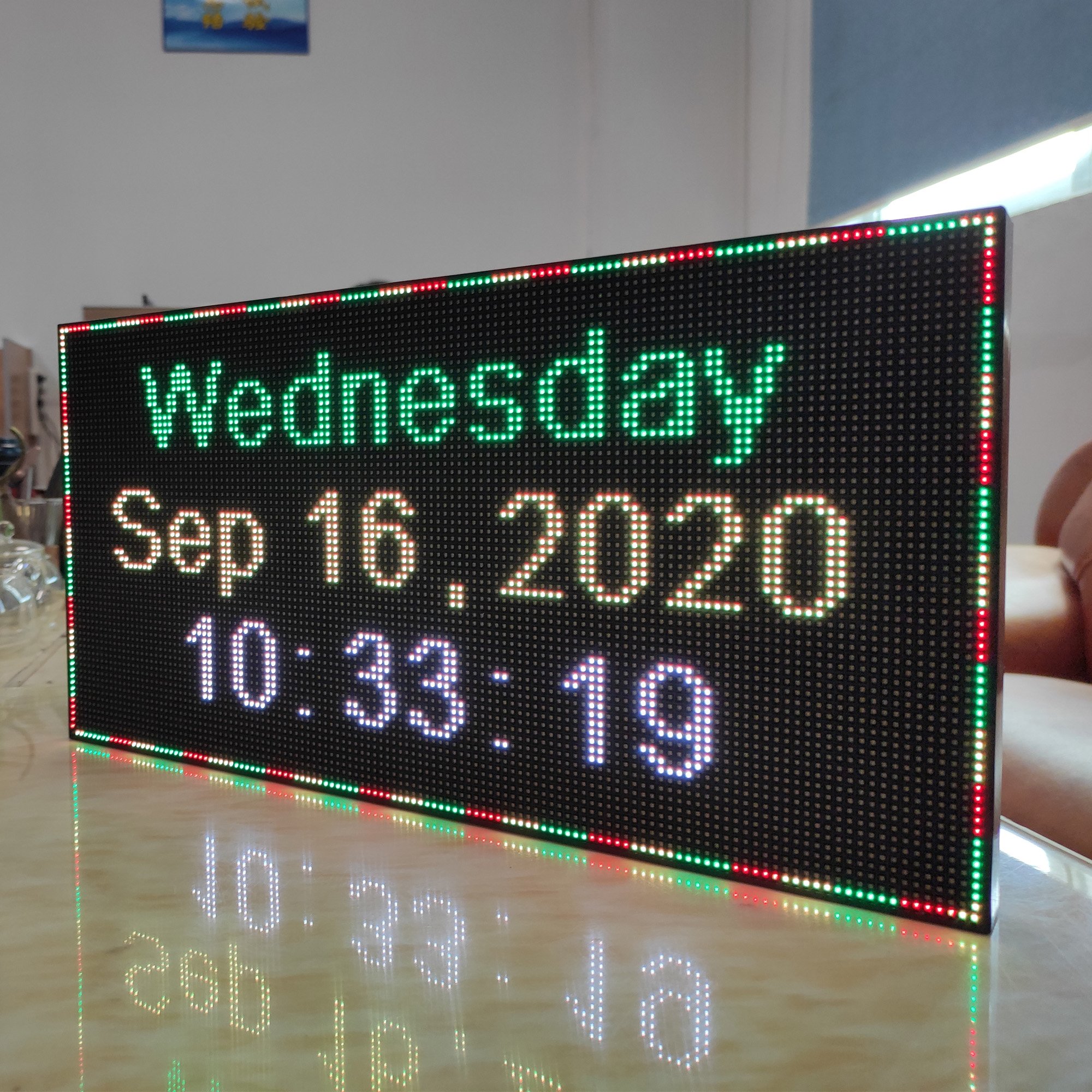 Small LED Sign Indoor Full-Color Programmable LED Screen RGB LED Billboard Advertising Board Scrolling Message Display