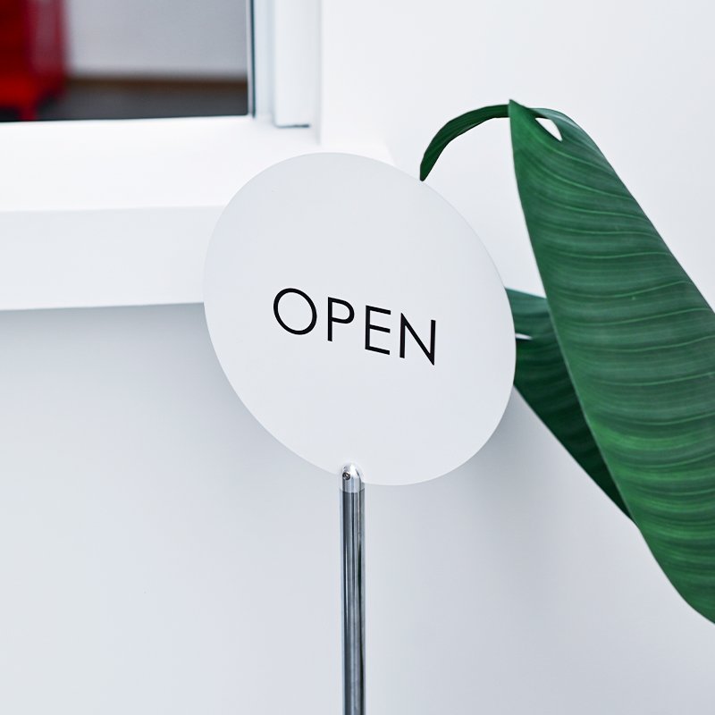 metal stanchion,Floor Plate, customized advertising signs for store guidance and reminders,INS Style,White Metal Signboard