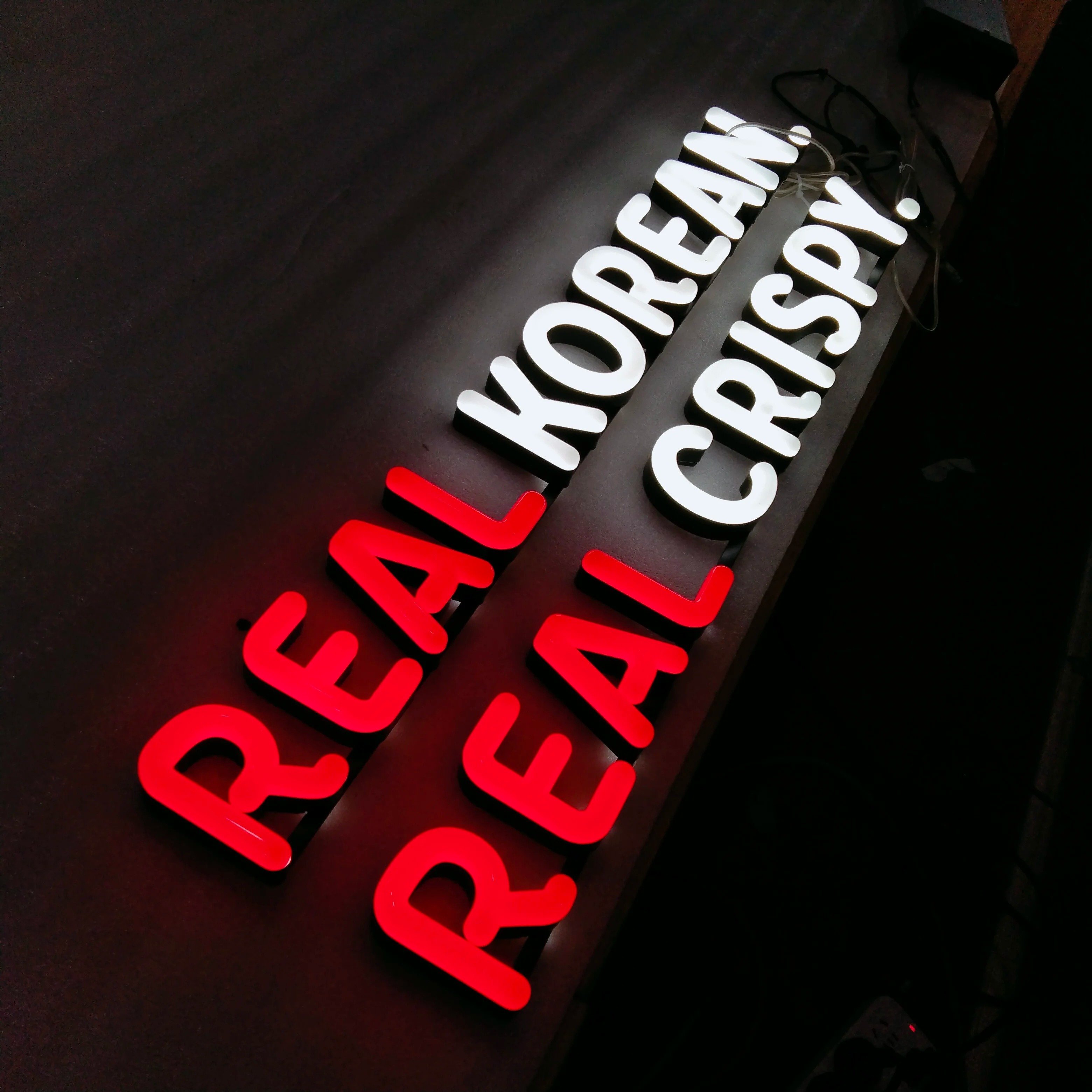 A New Type of Acrylic Commercial Advertising Light Board with LED Lights for Beauty Salon White Logo