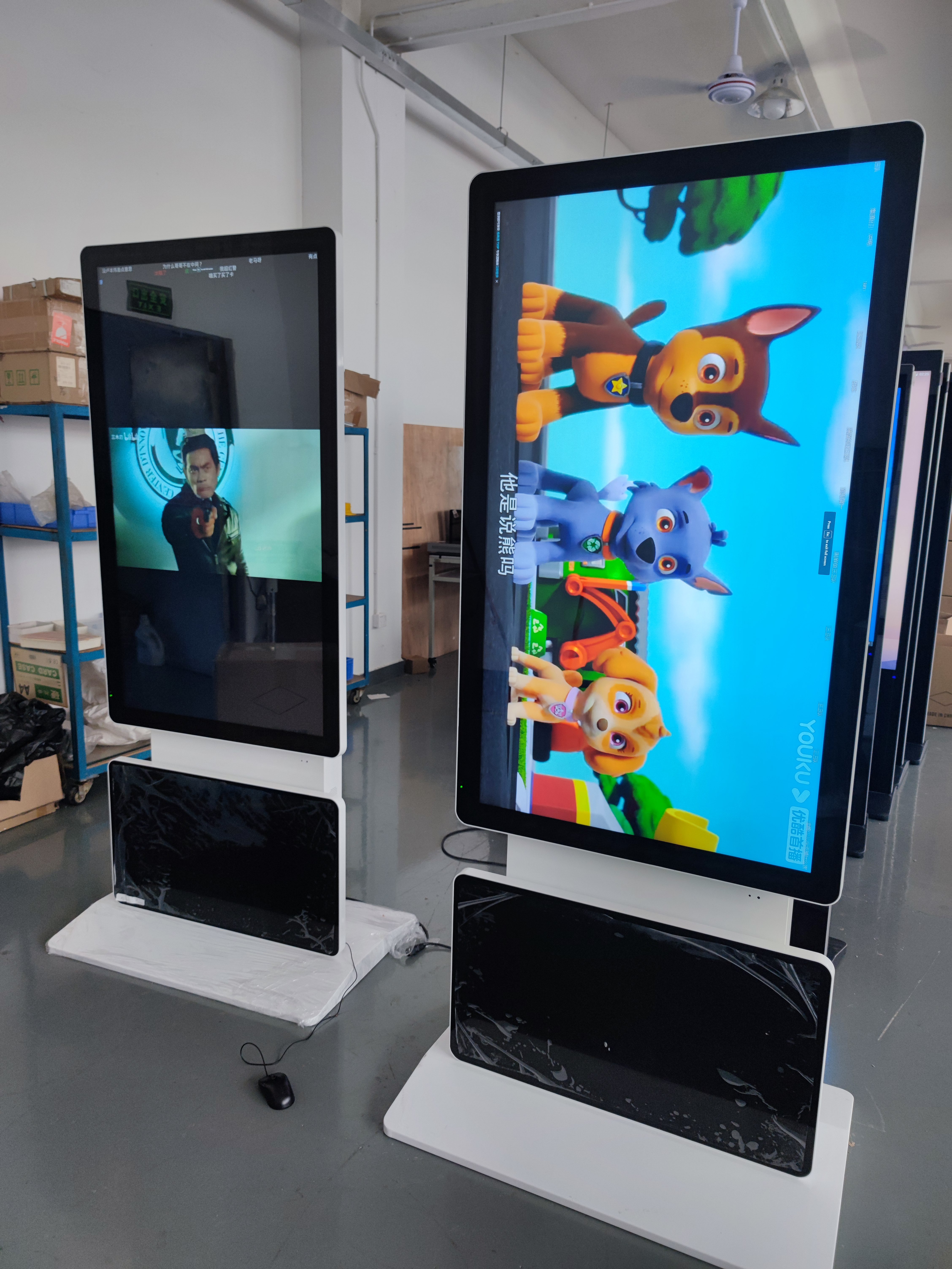Floor standing vertical rotate tv touch screen kiosk digital kiosk signage 43/55 inches