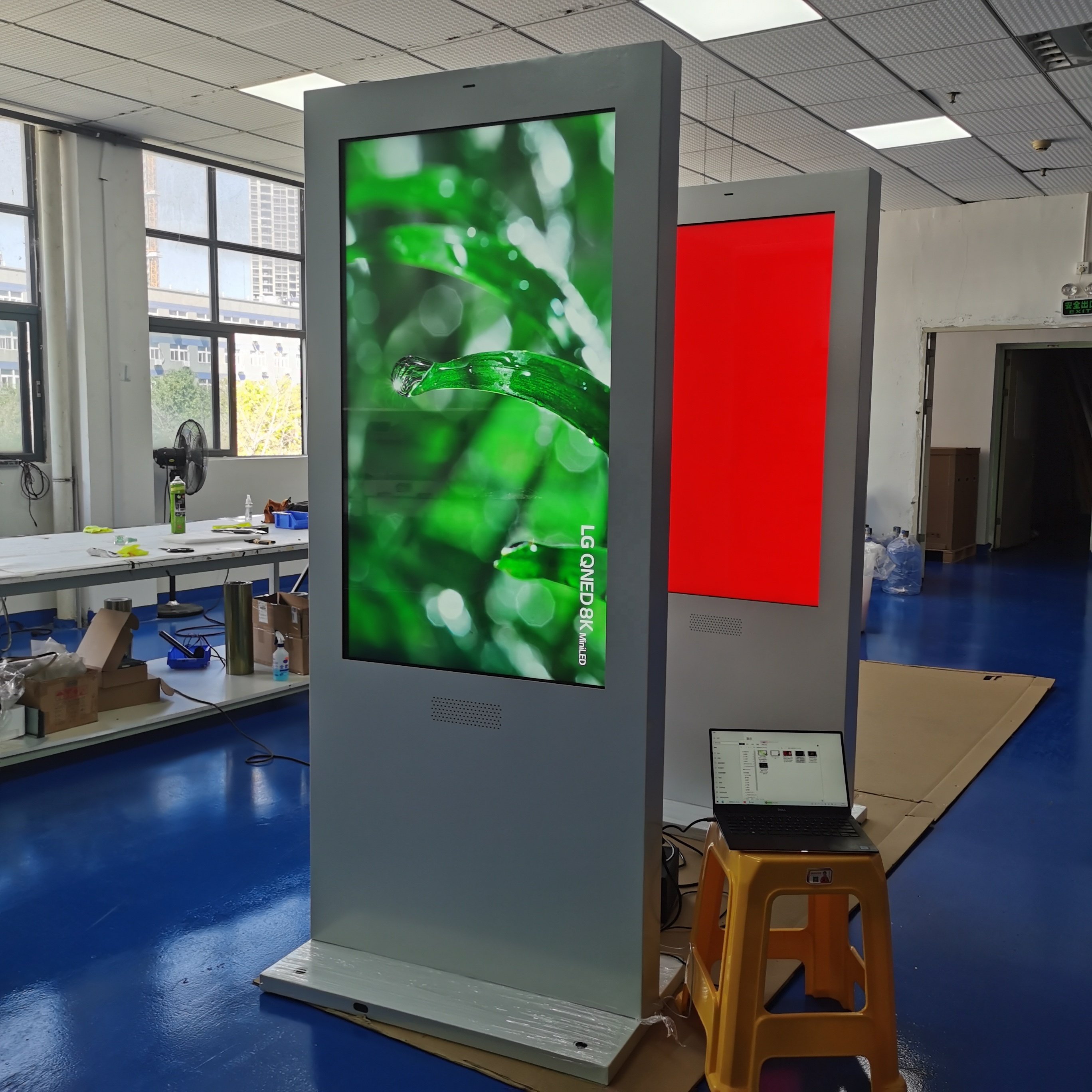 4K 32/43/49/55/65/75 Inch Stands Indoor Advertising LCD Screen Digital Signage Display with Touch Optional