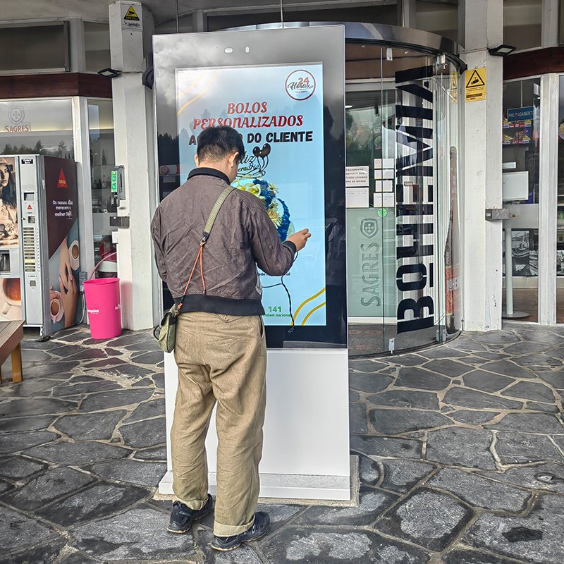 86inch 4K Outdoor Digital Signage Screen Lcd Advertising Poster Panel Totem Display Touch Kiosk Menu Boards With Air Conditioner