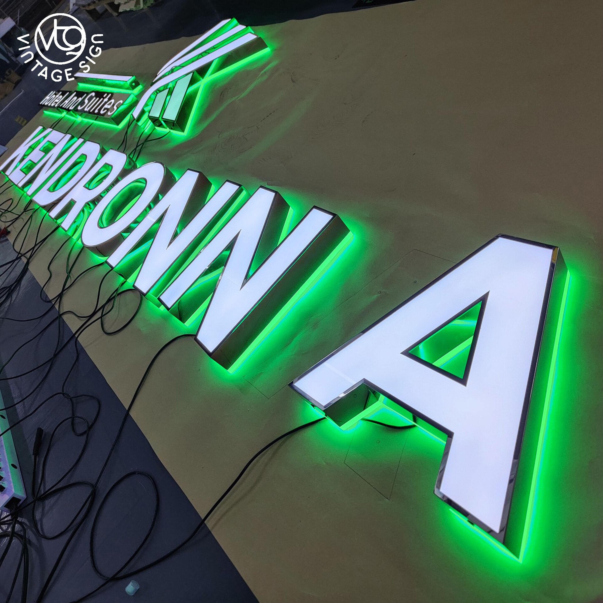 Letter Luminous Sign Metal Stainless Steel Backlit Signage Outdoor Waterproof Led Channel Letter