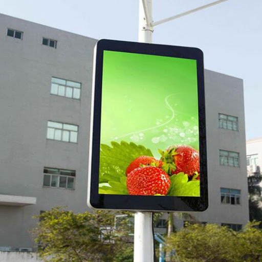 P4 Outdoor Street Light Pole LED Display Screen Road Screen Advertising Board Led Light Pole LED Display Screen