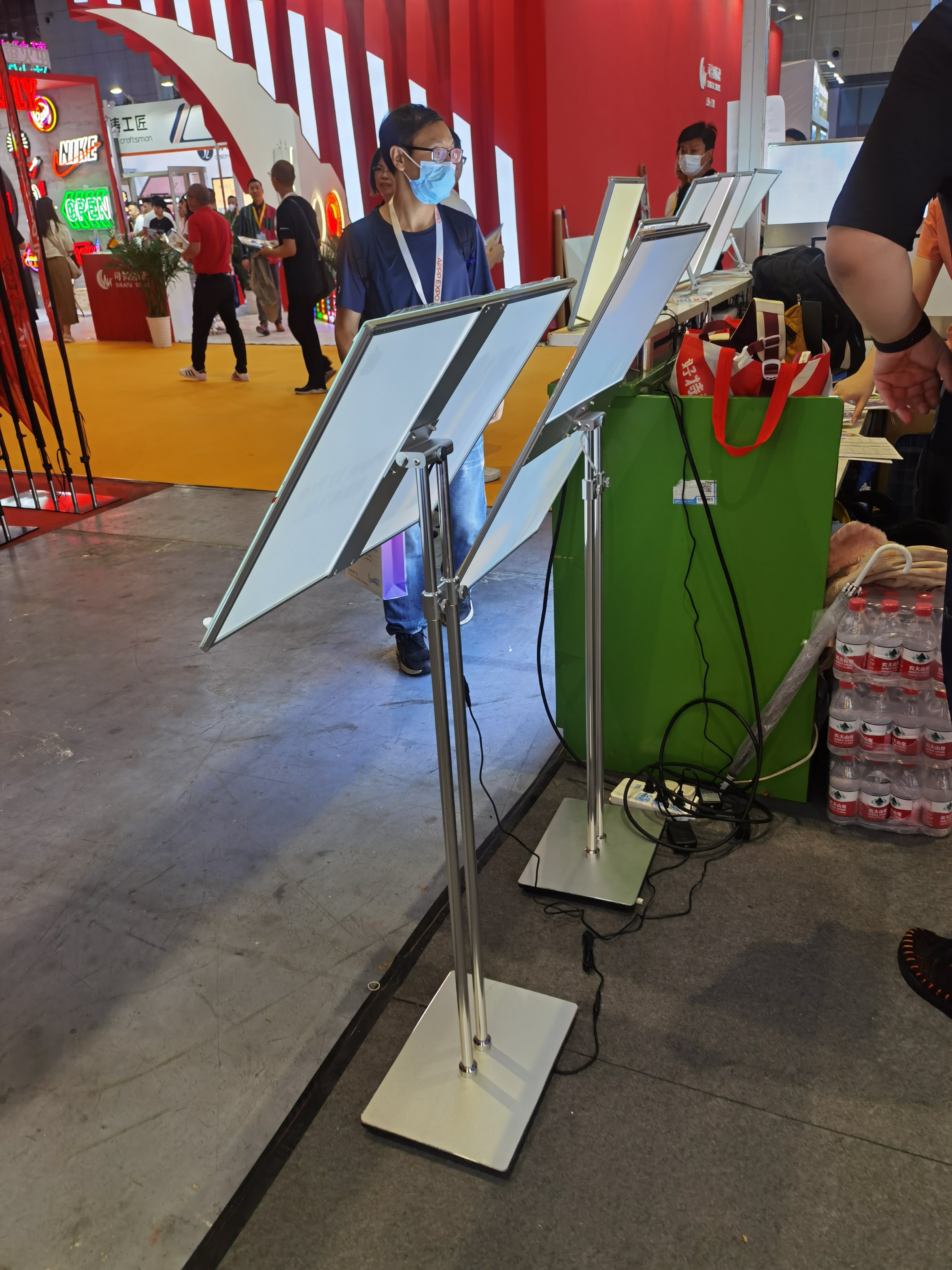 Custom Size Rechargeable Tempered Glass Double Pole Floor Standing Ultra-Thin Advertising Light Box Free Adjustment Height Angle