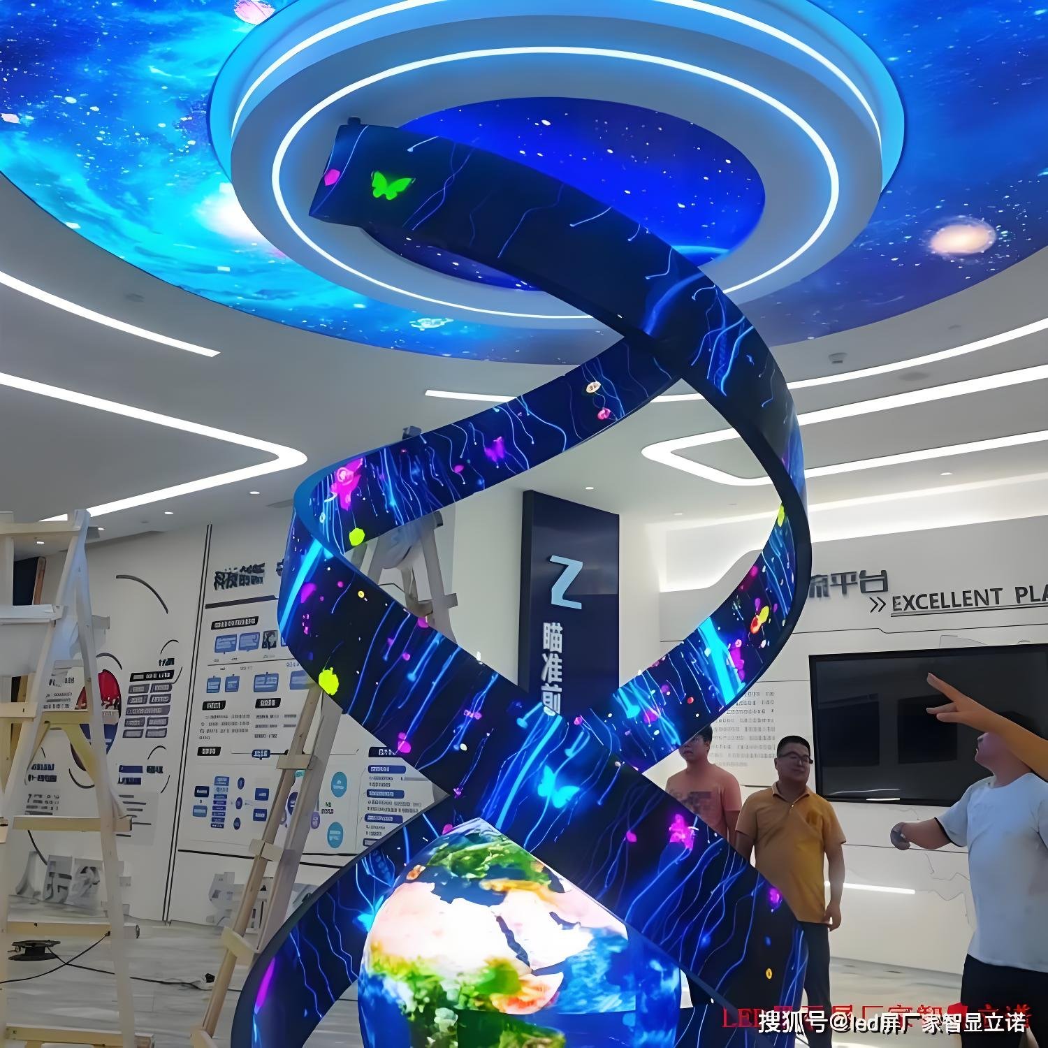 Lino P2.5 25 Indoor/Outdoor Circular LED Board Pantala Flexible Curve Display Screen P2 P3 P4 Cylinder Retail Store Education