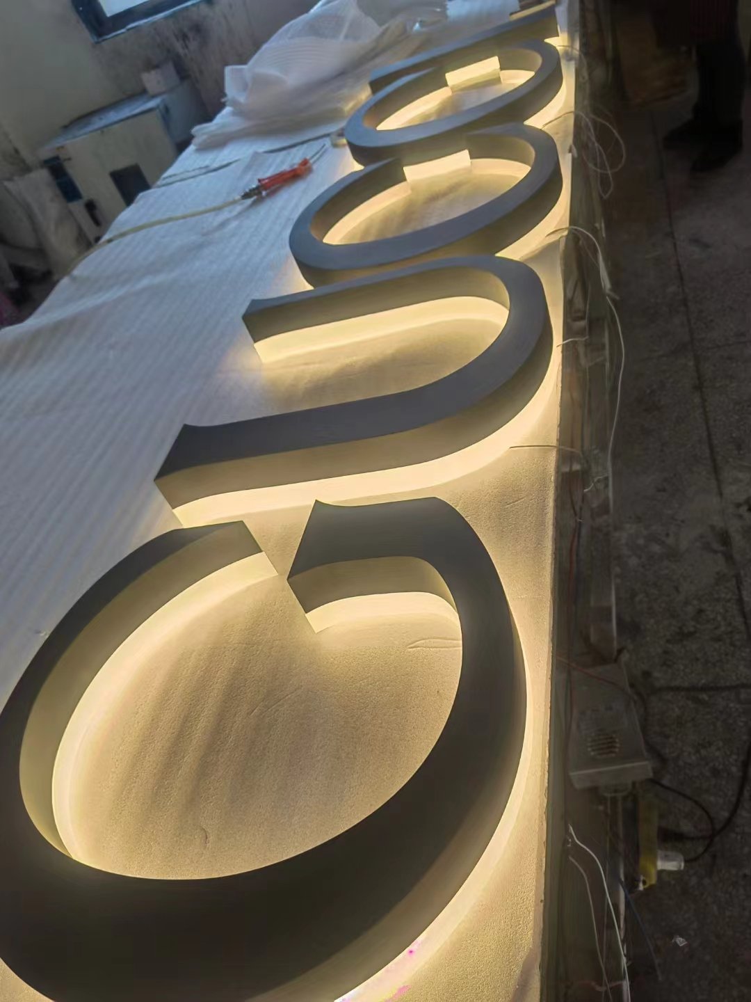 Custom Luminous Mini Storefront Light Sign Word Signboard 3d Acrylic Sign 12 OEM Led Advertising Board Wooden Frame 1 Set 50000