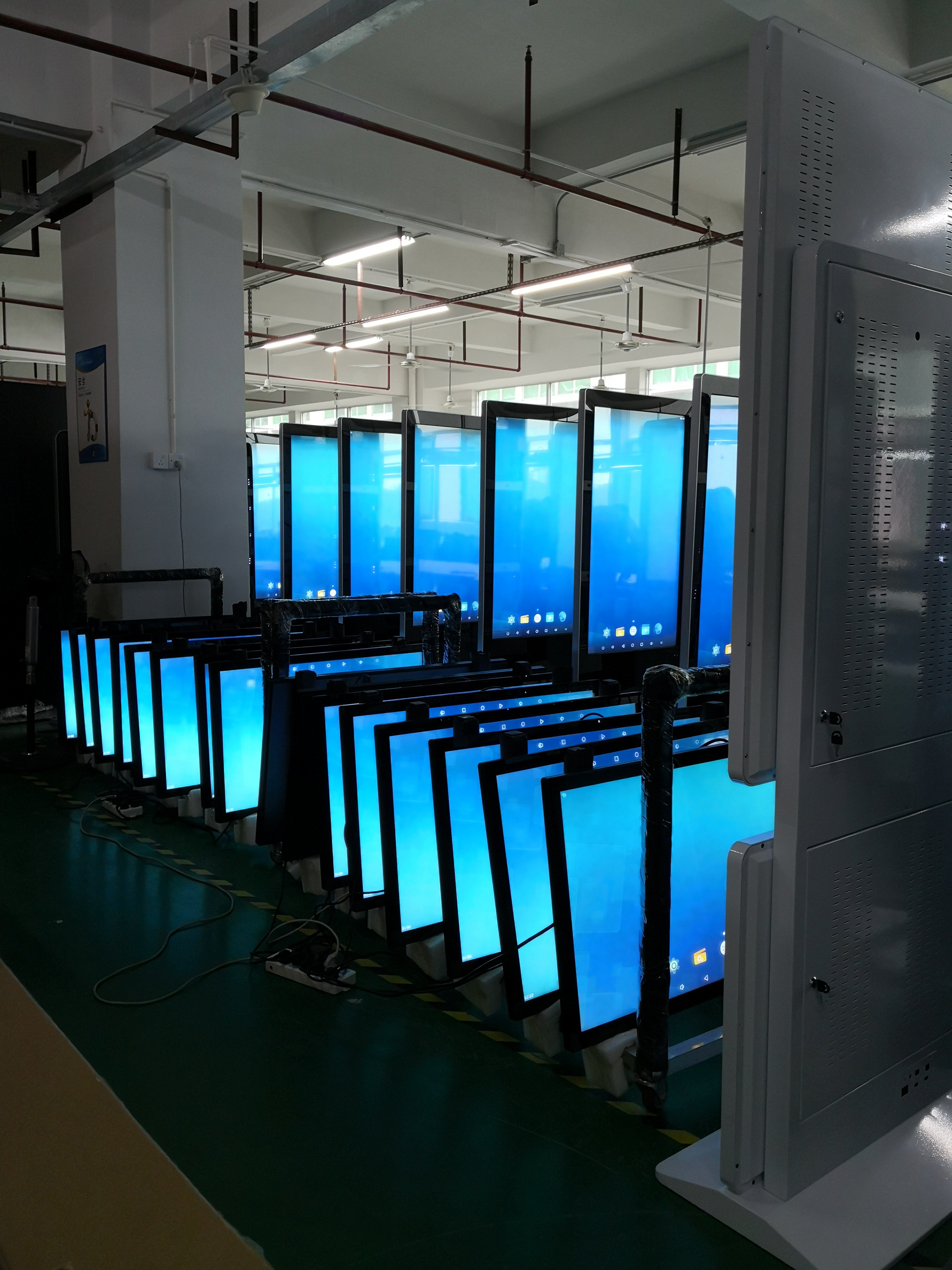 32 43 55 inch Wall Mounted Commercial Touch Screen Digital Signage And Display LCD Advertising Infrared Touch Screen