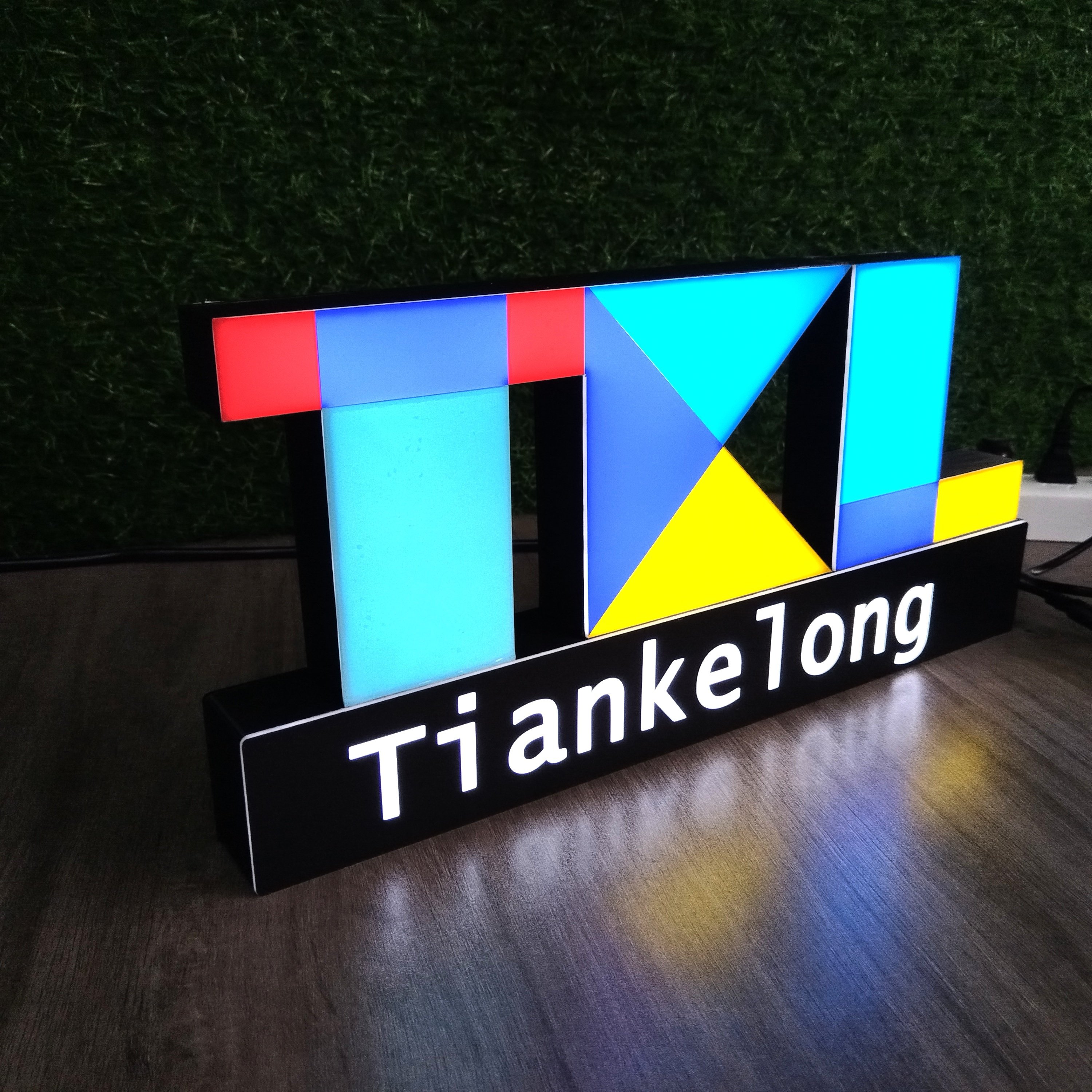 Small Acrylic Stereo Word Display Board Personalized Logo Table Plate Sign for Company Advertising