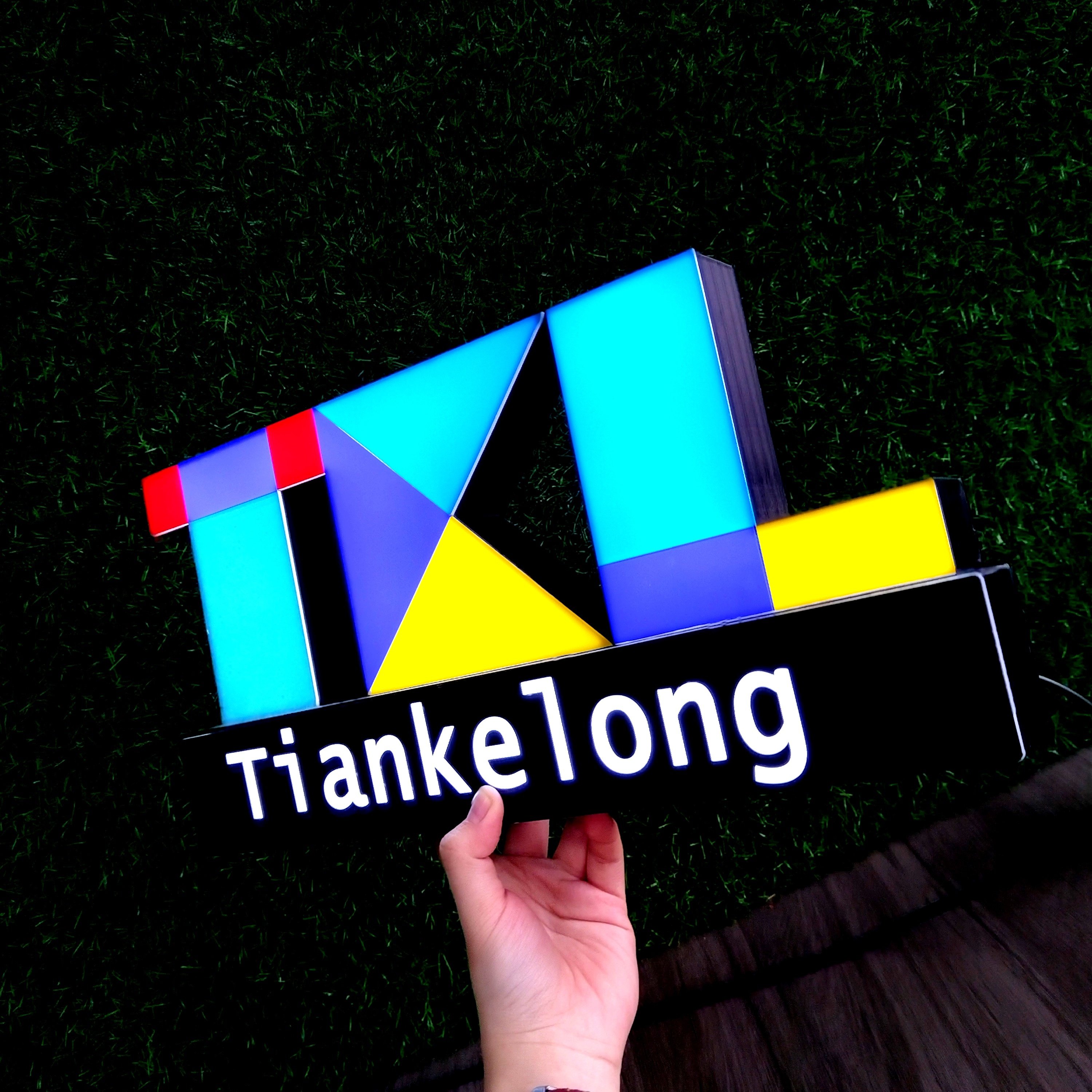 Small Acrylic Stereo Word Display Board Personalized Logo Table Plate Sign for Company Advertising