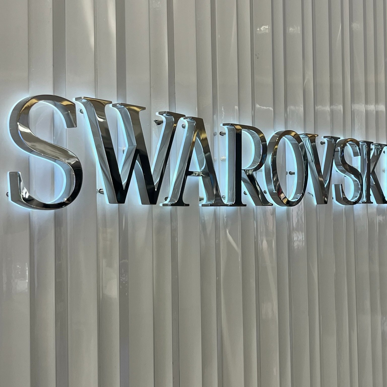 Advertising Sign mirror Board Outdoor Building 3D Logo business sign halo crystal Custom Design Light Led Sign Board