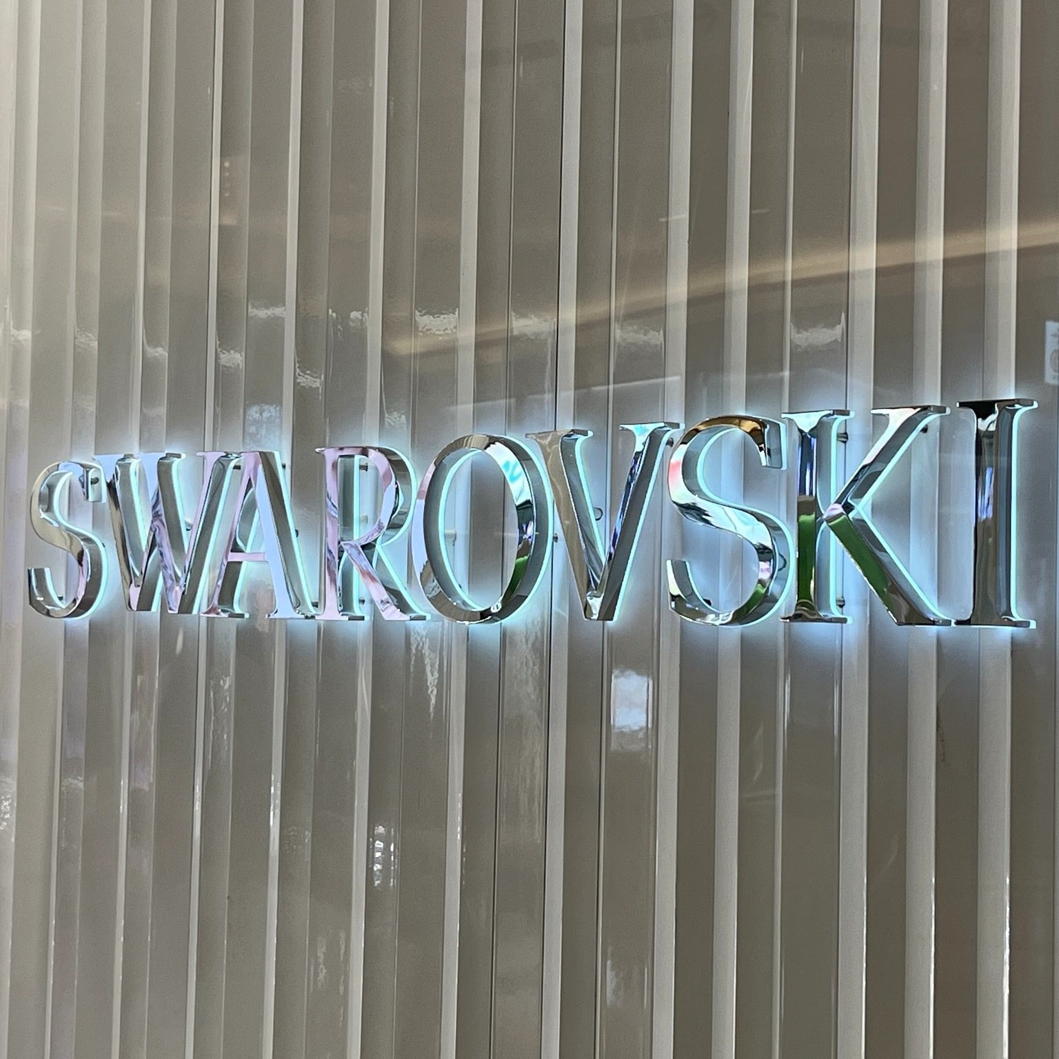 Advertising Sign mirror Board Outdoor Building 3D Logo business sign halo crystal Custom Design Light Led Sign Board