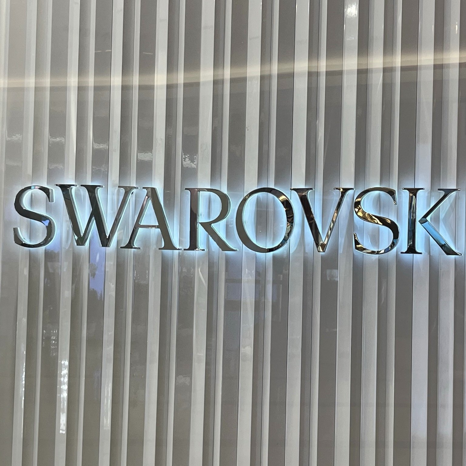 Advertising Sign mirror Board Outdoor Building 3D Logo business sign halo crystal Custom Design Light Led Sign Board