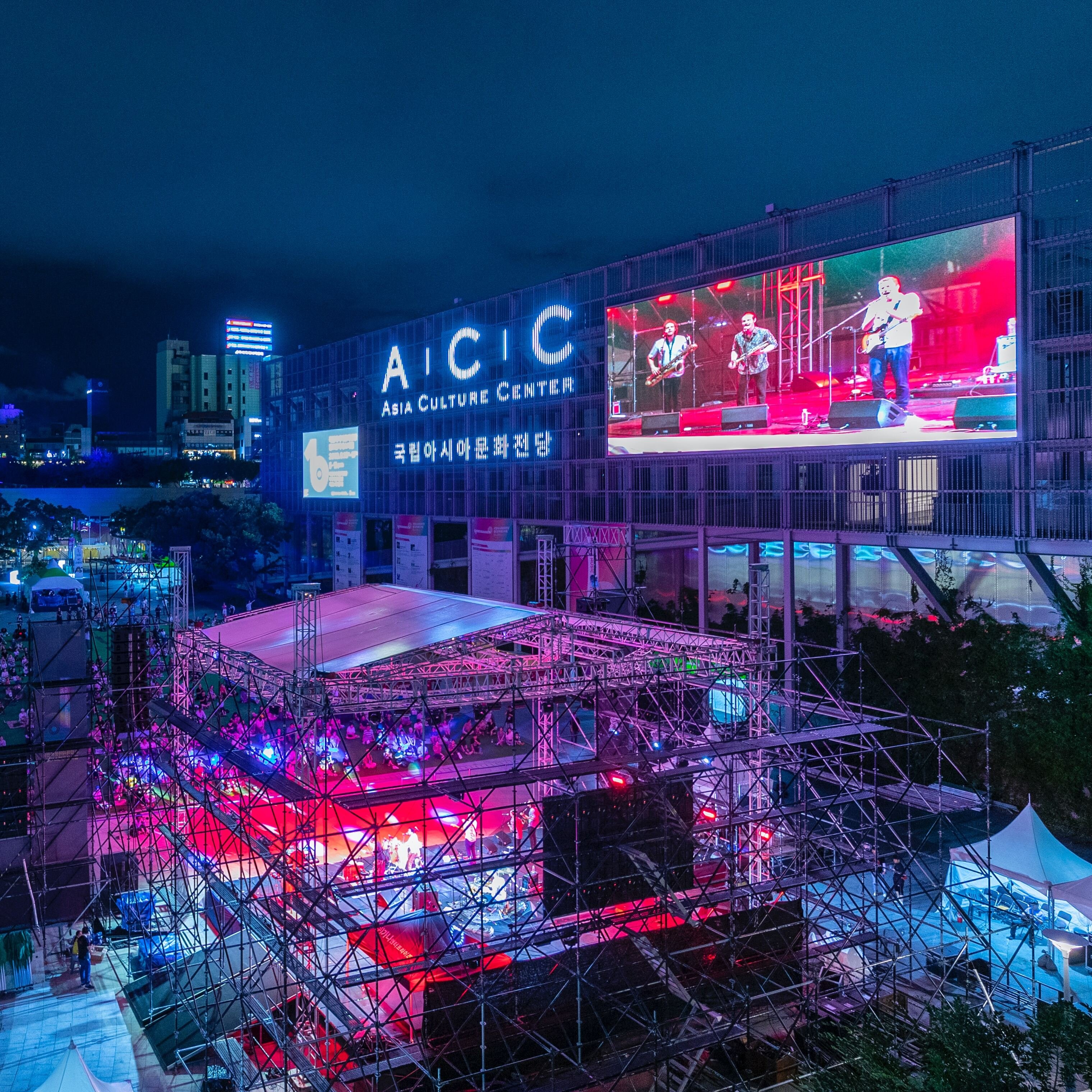 Full Color P3.91 500*1000 Mm Led Advertising Board Outdoor Led Screen Display Module P10 Front Maintenance for Market Stands