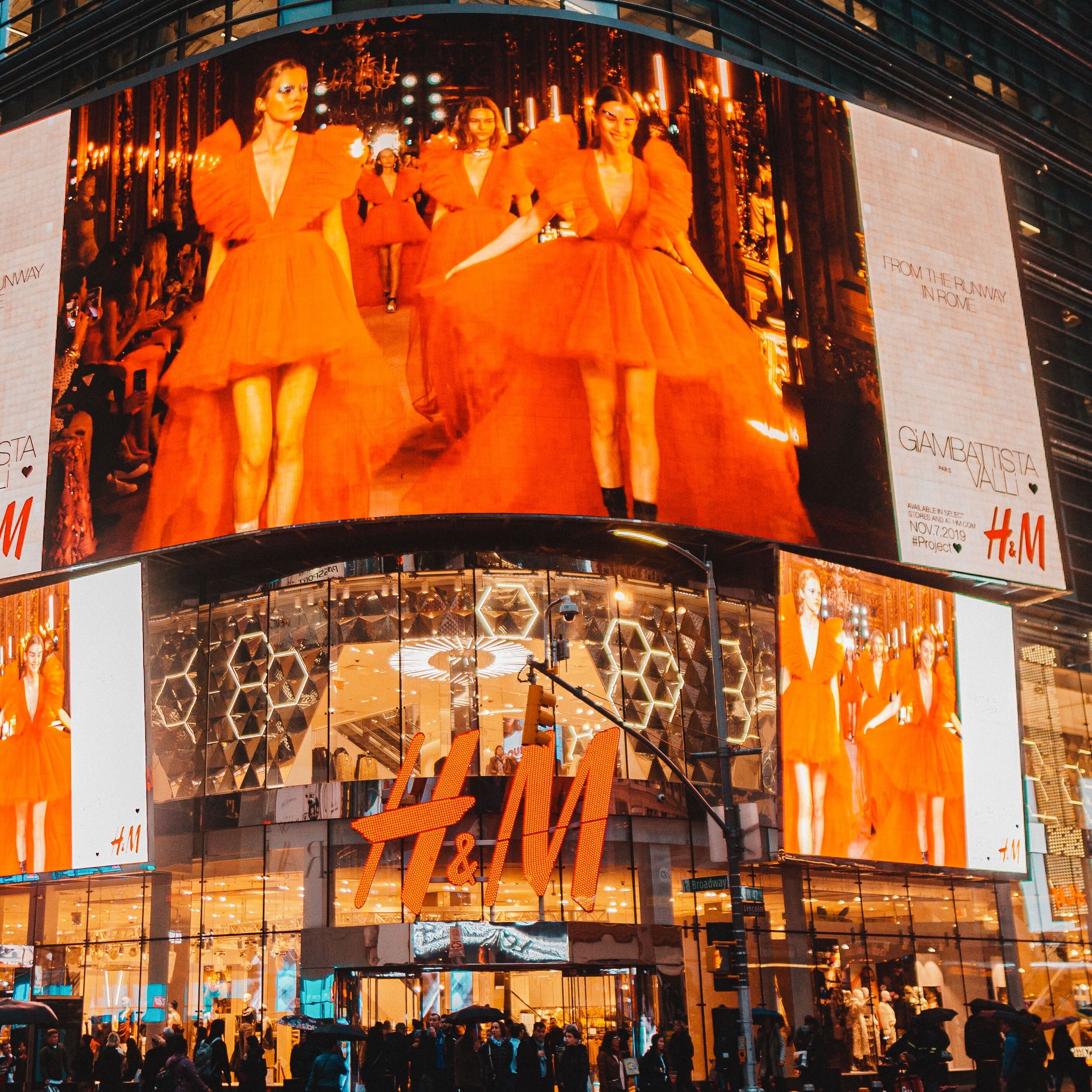 Full Color P3.91 500*1000 Mm Led Advertising Board Outdoor Led Screen Display Module P10 Front Maintenance for Market Stands