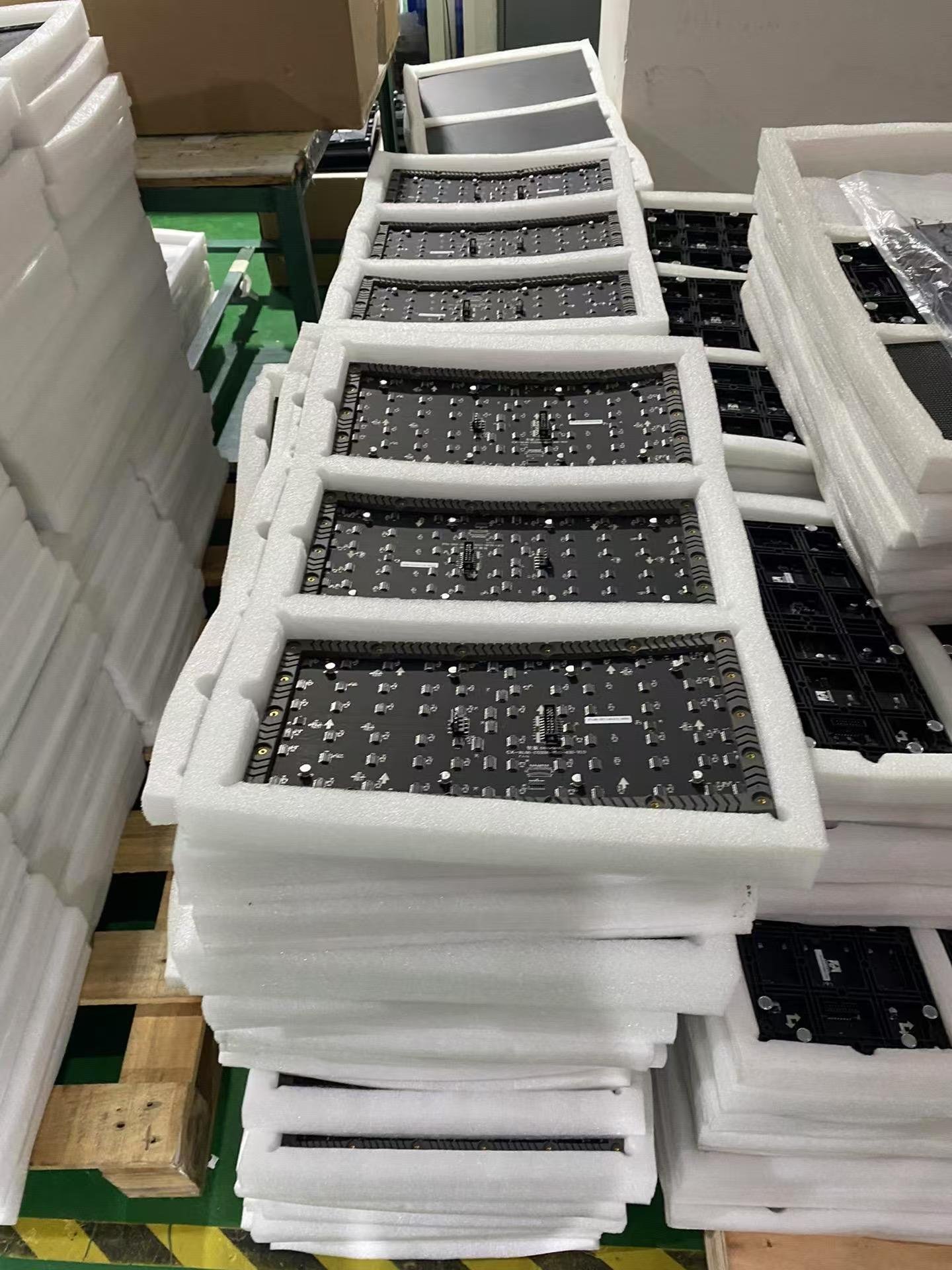 GOB crash-proof moisture-proof RGB P1.25 P1.5 P1.8 P2 outdoor indoor GOB led module flexible led display module