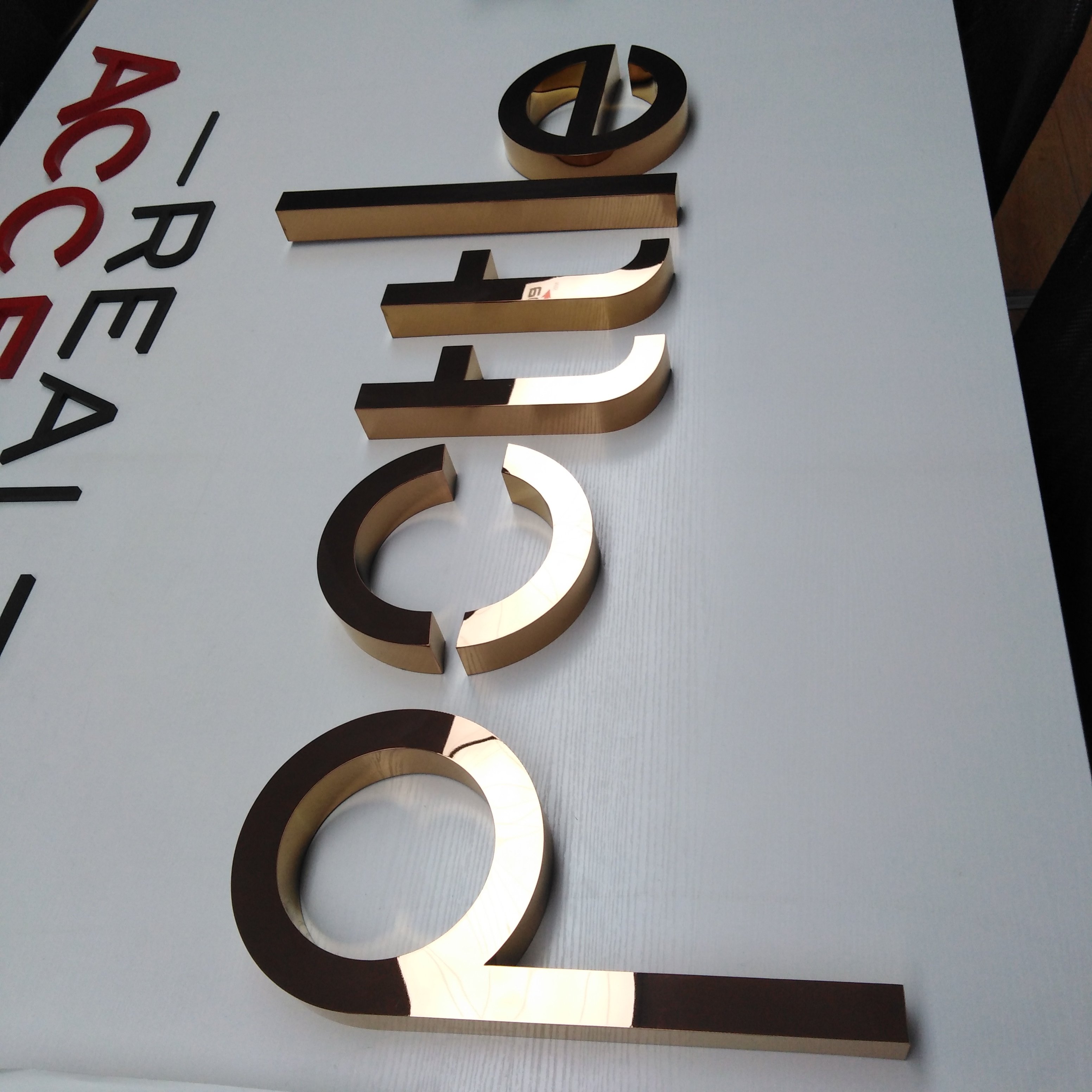 Custom Outdoor Hotel Signage Design Brushed Stainless Steel Commercial Letter Signs Solid Metal Letter Mall Hotel Signs