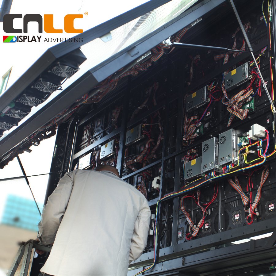 LED billboard Outdoor LED advertising screen 3 to 10 sqm Street Pole LED Advertising digital signage Player IP65