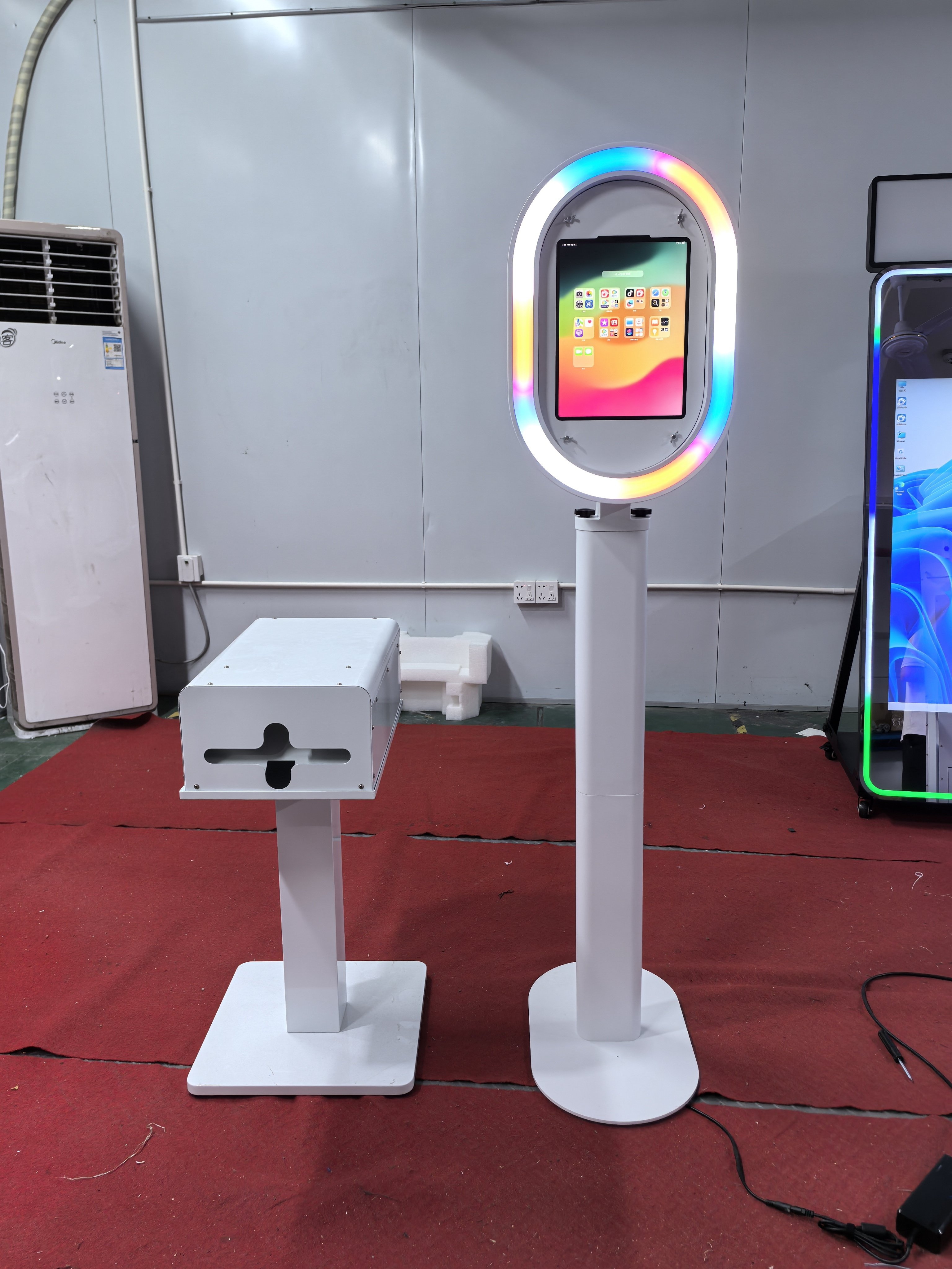 Portable Selfie iPad Photobooth Machine with Wedding Ring Light for Advertising & Equipment for Weddings & Events
