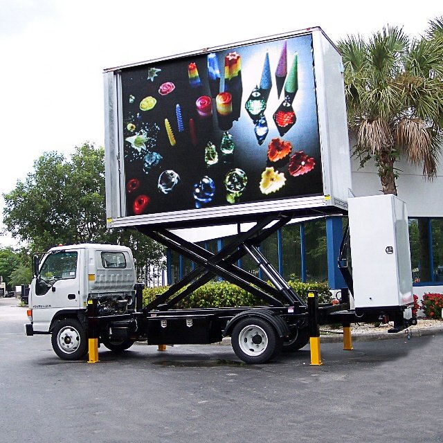 3 Sides Trailer Led Advertising Screen Mobile Billboard Truck Digital Media LED Screen Vehicles For Food Trucks