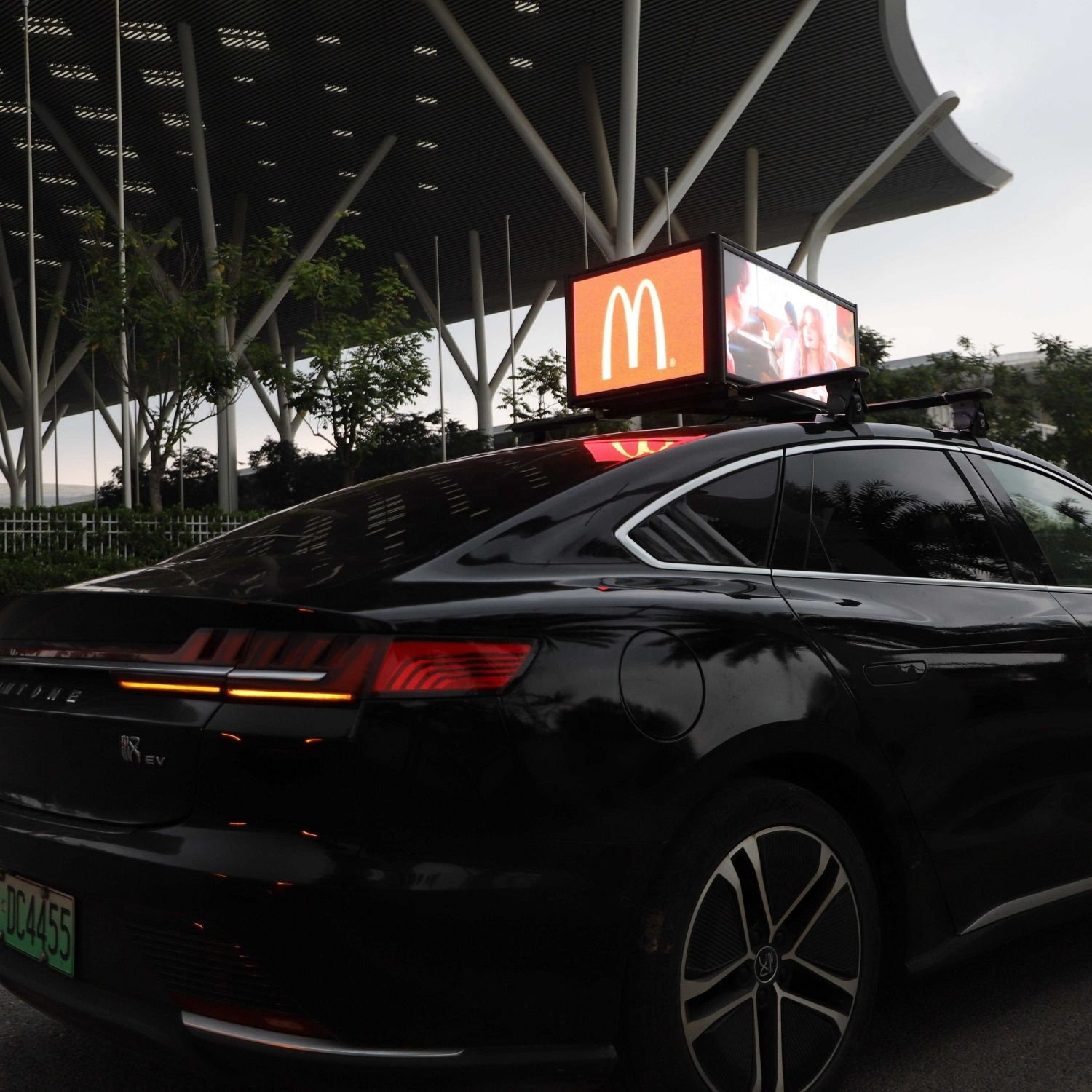 P2.96mm Taxi top led display Three sides display HD Energy saving car top advertising signs taxi roof top board car roof top