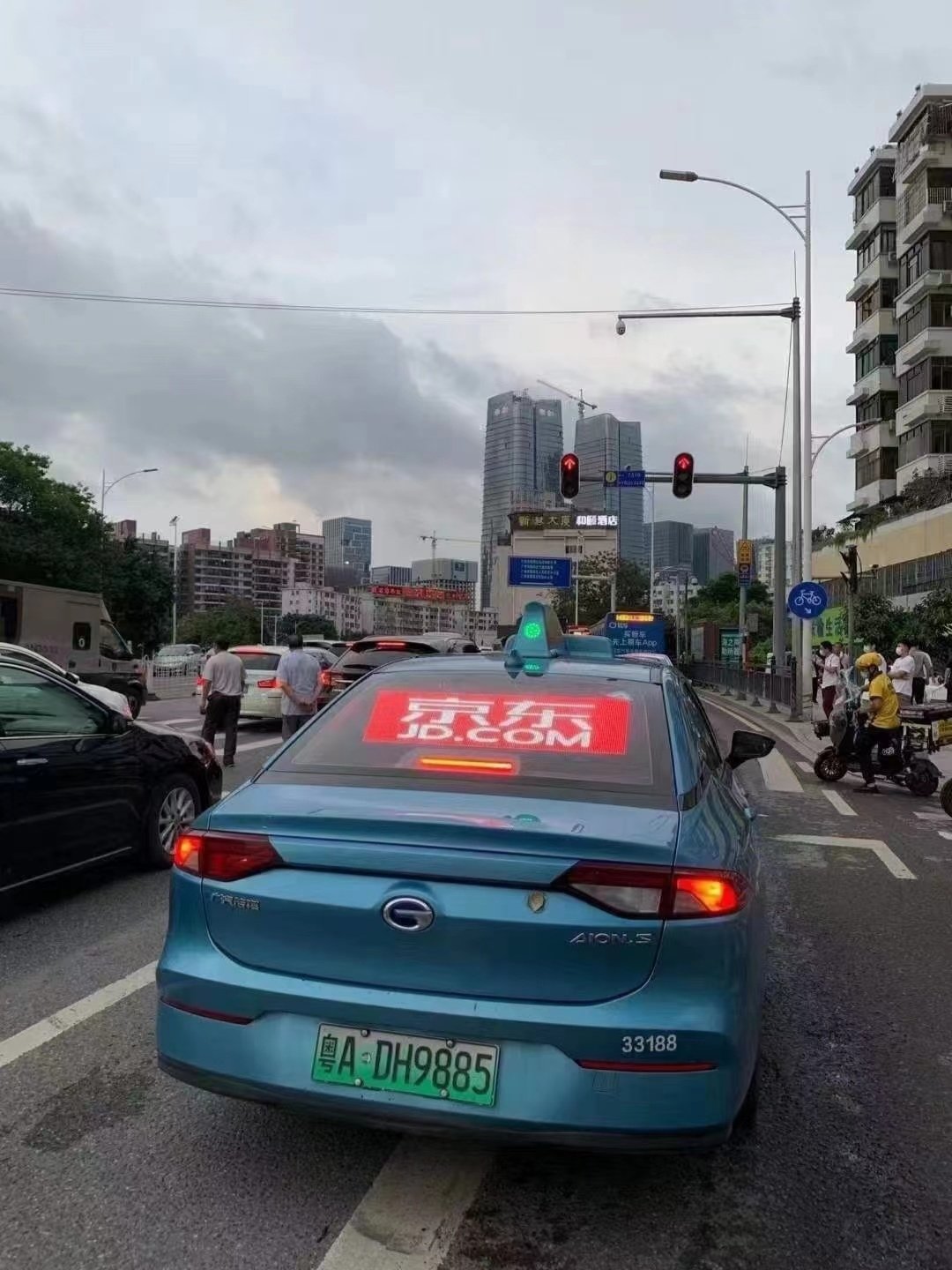 Full Color Car Rear Window LED Sign Advertising Board P2.6-5.2 RGB Wifi 4G Control Car Rear Window Led Screen Display Screens