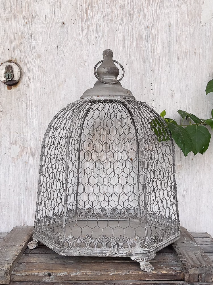 Lonely handicraft grocery retro hollow flower house iron art is old bird cage ornaments