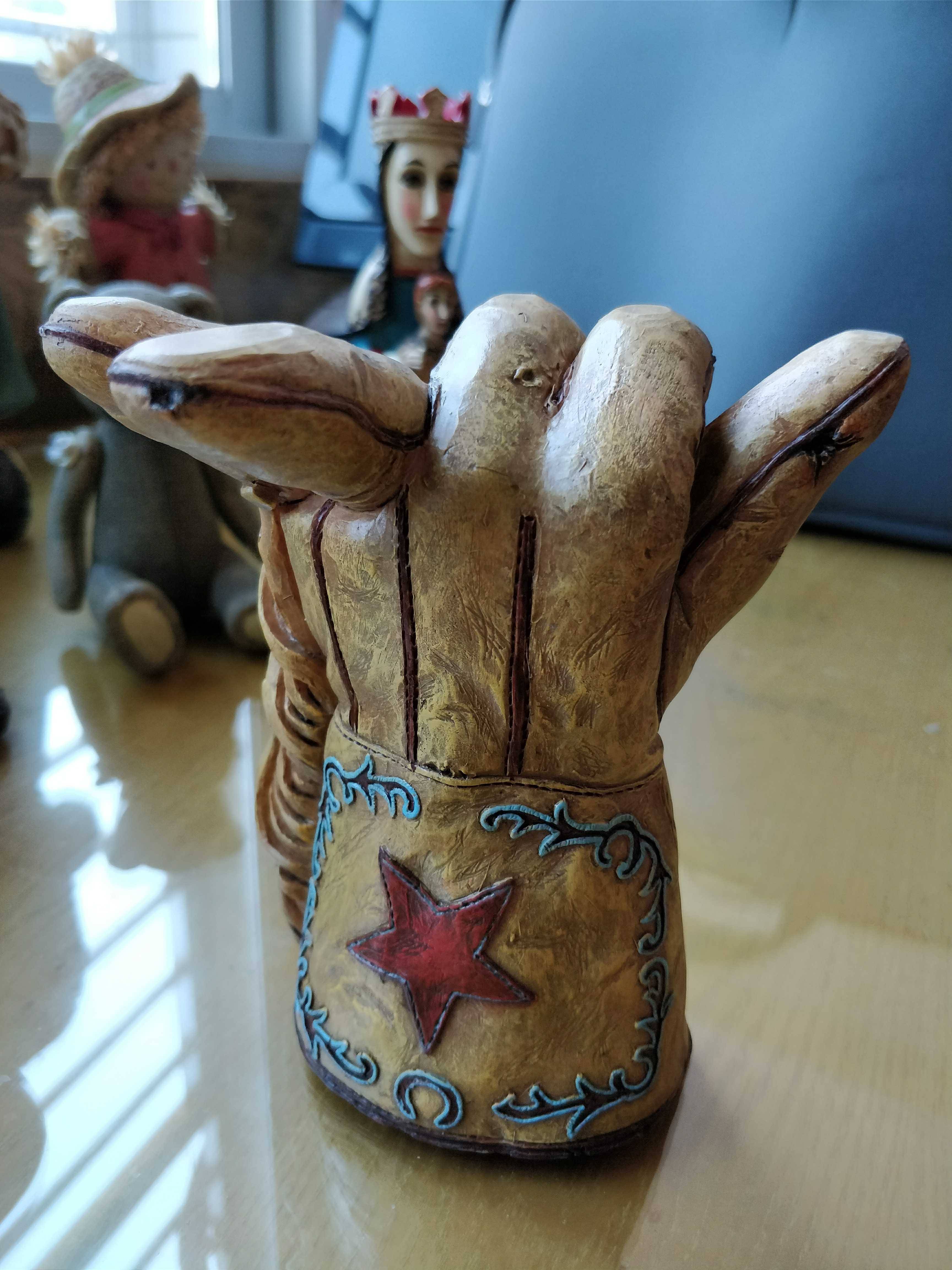 American rural style painted resin denim gloves home window bars decorate small decoration