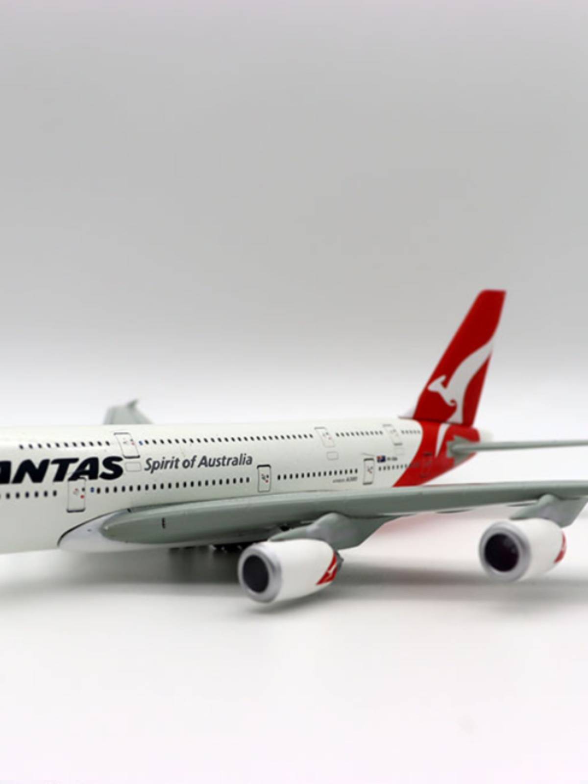 Alloy 1/400 aircraft model Hangs model passenger ornaments