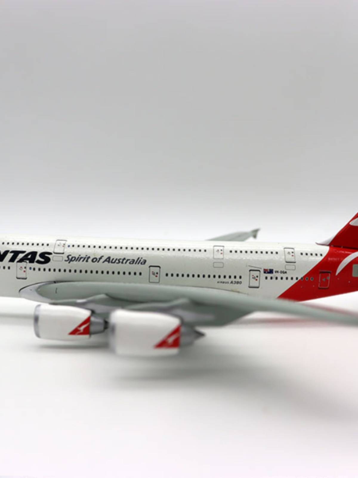 Alloy 1/400 aircraft model Hangs model passenger ornaments