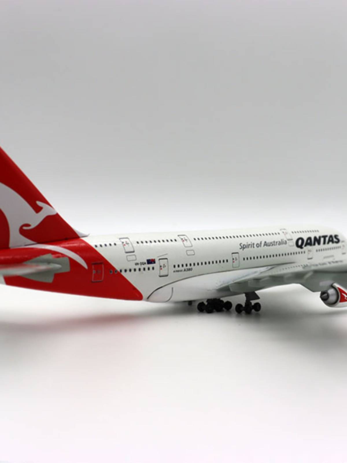Alloy 1/400 aircraft model Hangs model passenger ornaments
