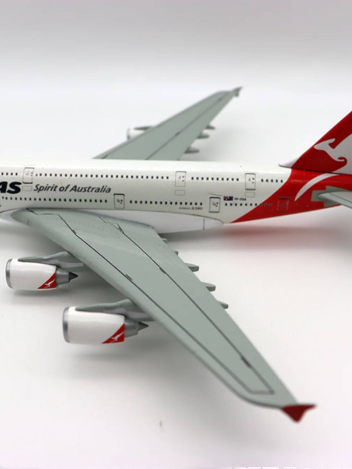 Alloy 1/400 aircraft model Hangs model passenger ornaments