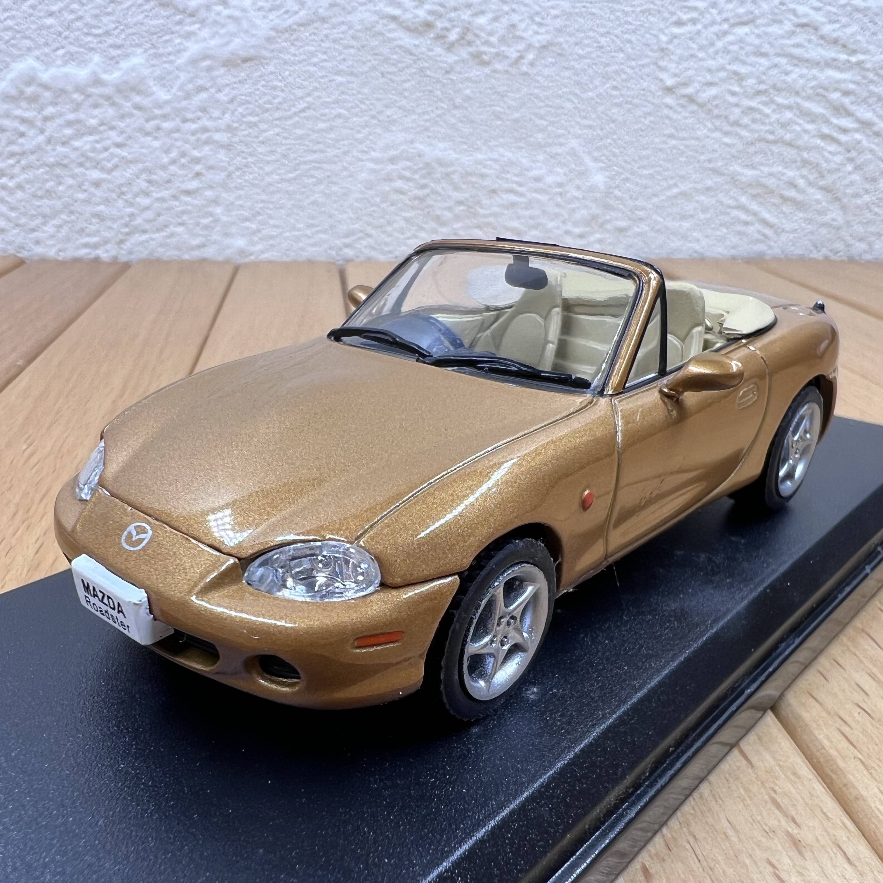 1:43 Mazda 2001 MX-5 classic car model switching sports cars