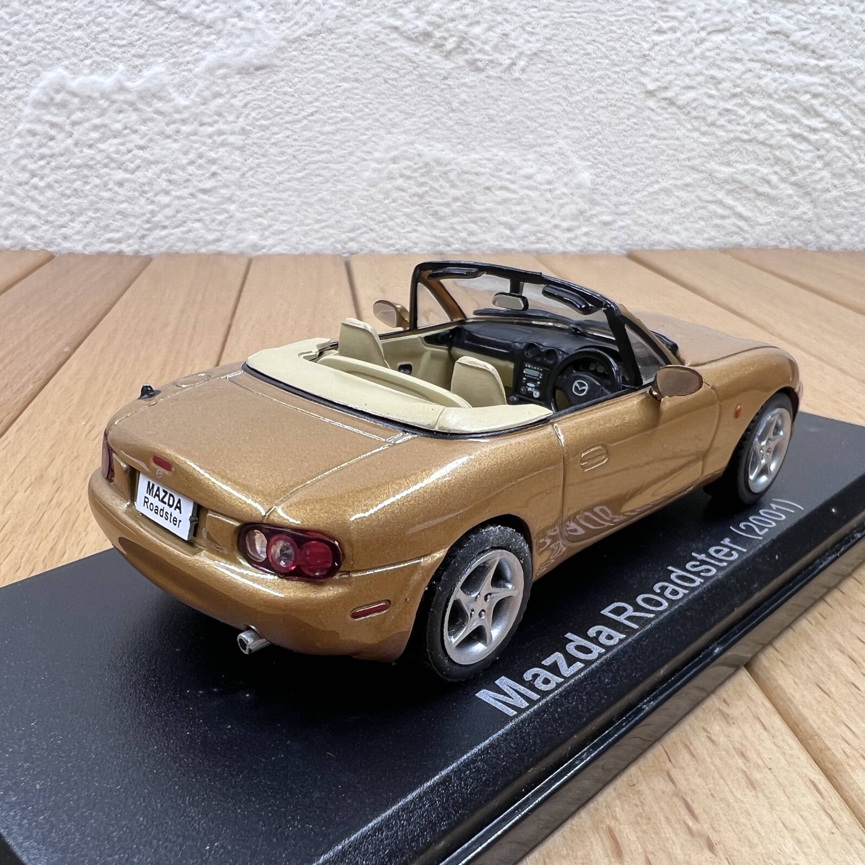 1:43 Mazda 2001 MX-5 classic car model switching sports cars