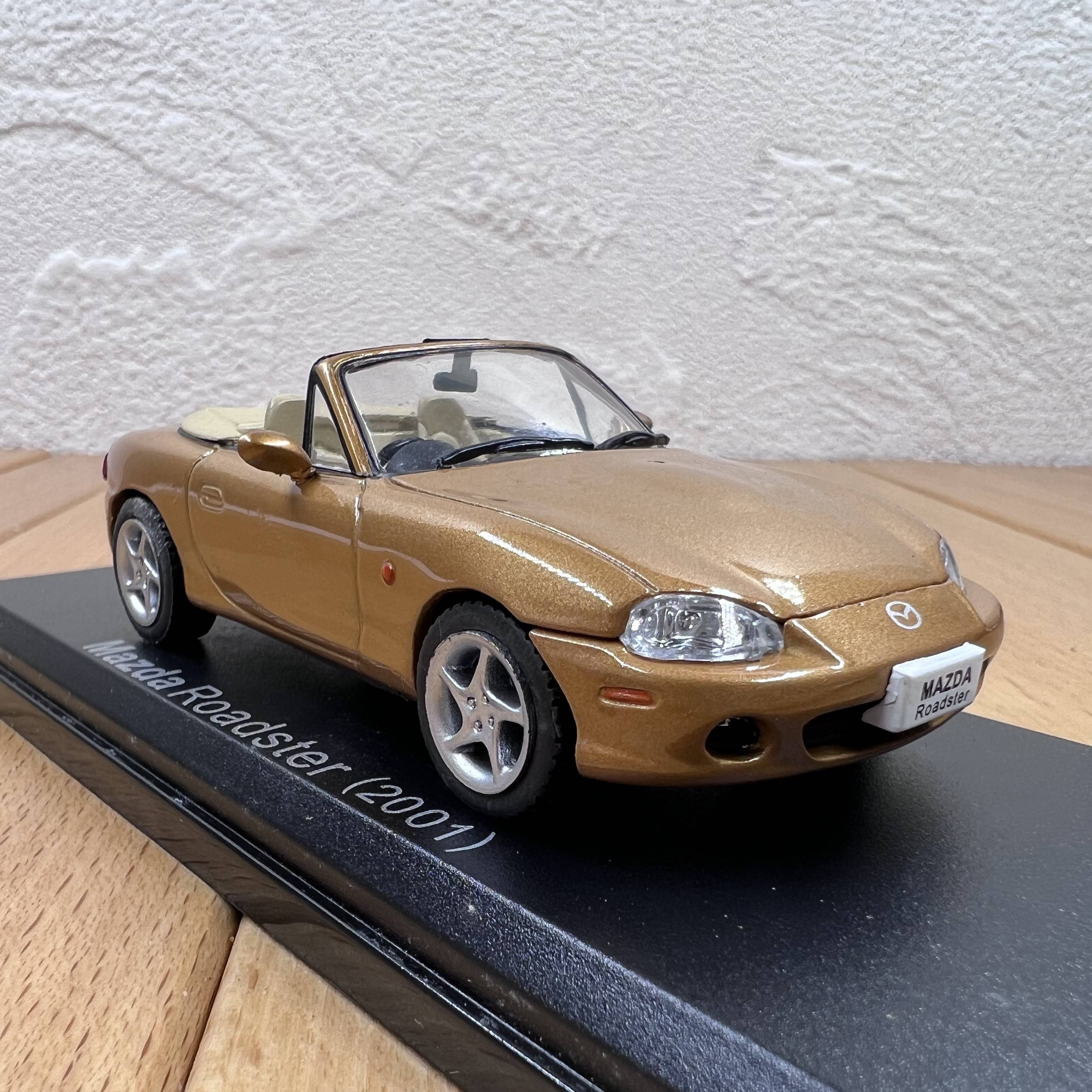 1:43 Mazda 2001 MX-5 classic car model switching sports cars