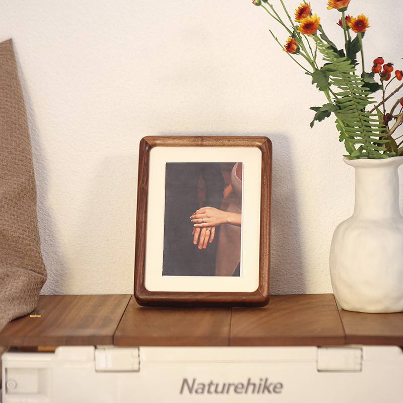 Round -corner photo frame/Creative wood workshop black walnut solid wood simplicity Nordic style painting frame outer frame hanging wall ornament