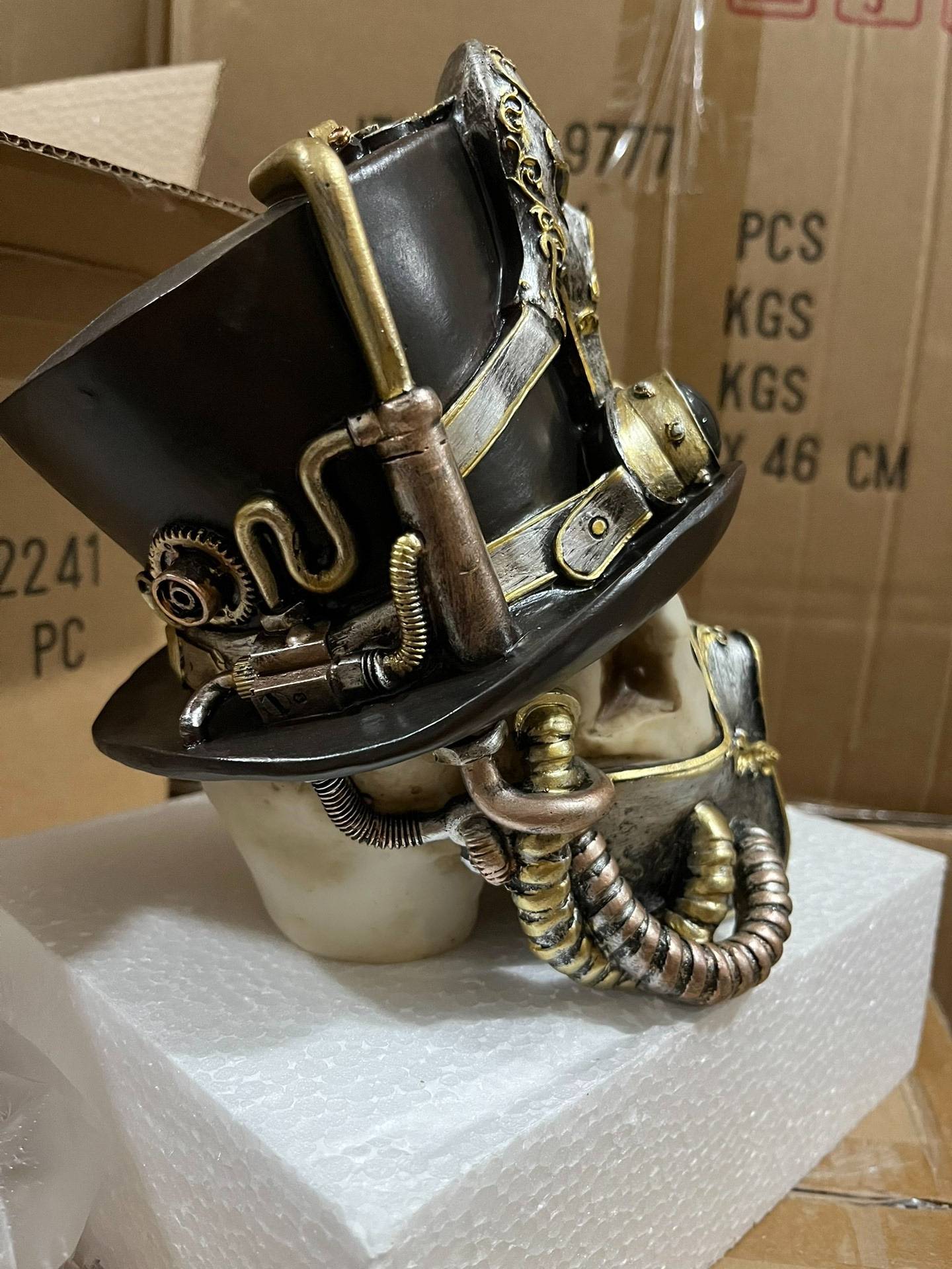 Punk skeleton ornaments.Exit Europe.The design is cool, all of which are samples provided by European customers