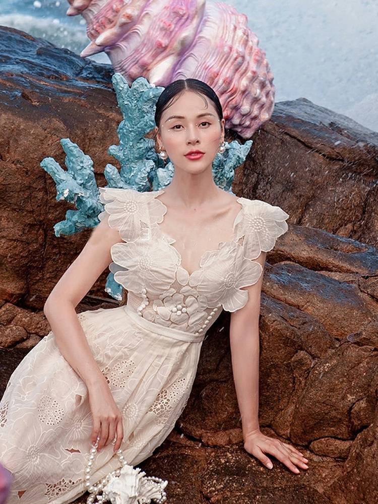 Amy temperament niche walking show atmosphere, dress, small dress, European root gauze, paper, flower Fairy romantic skirt